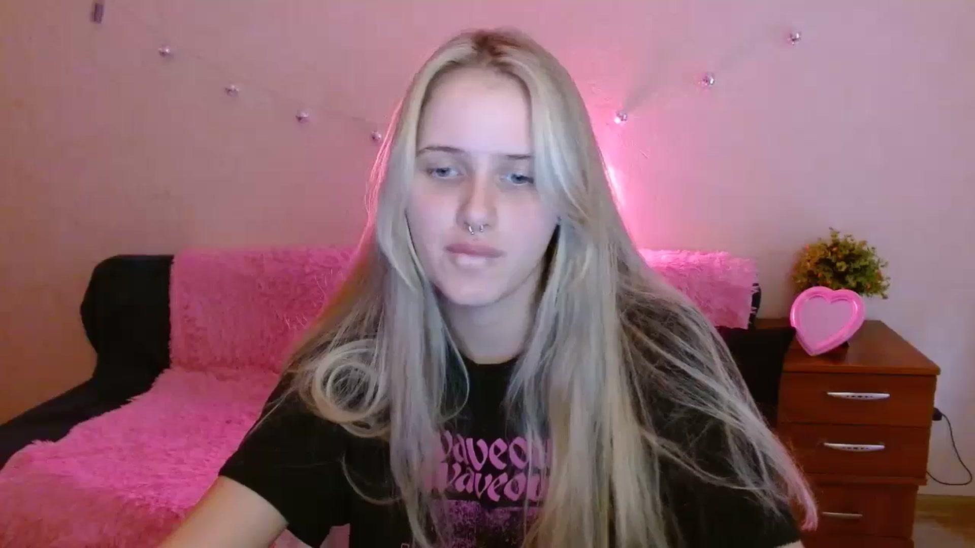 Gallery image thumbnail from Alleiko's myfreecams stream on, 11/22/2023, 12:17 image 11 of 20