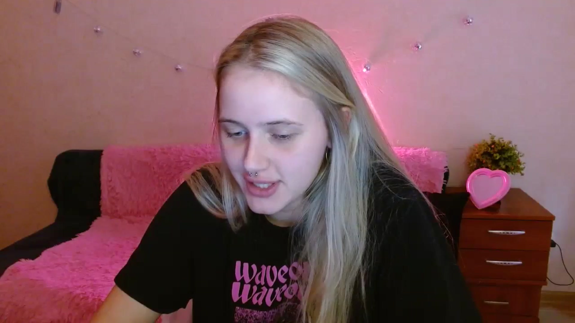 Gallery image thumbnail from Alleiko's myfreecams stream on, 11/22/2023, 12:17 image 6 of 20