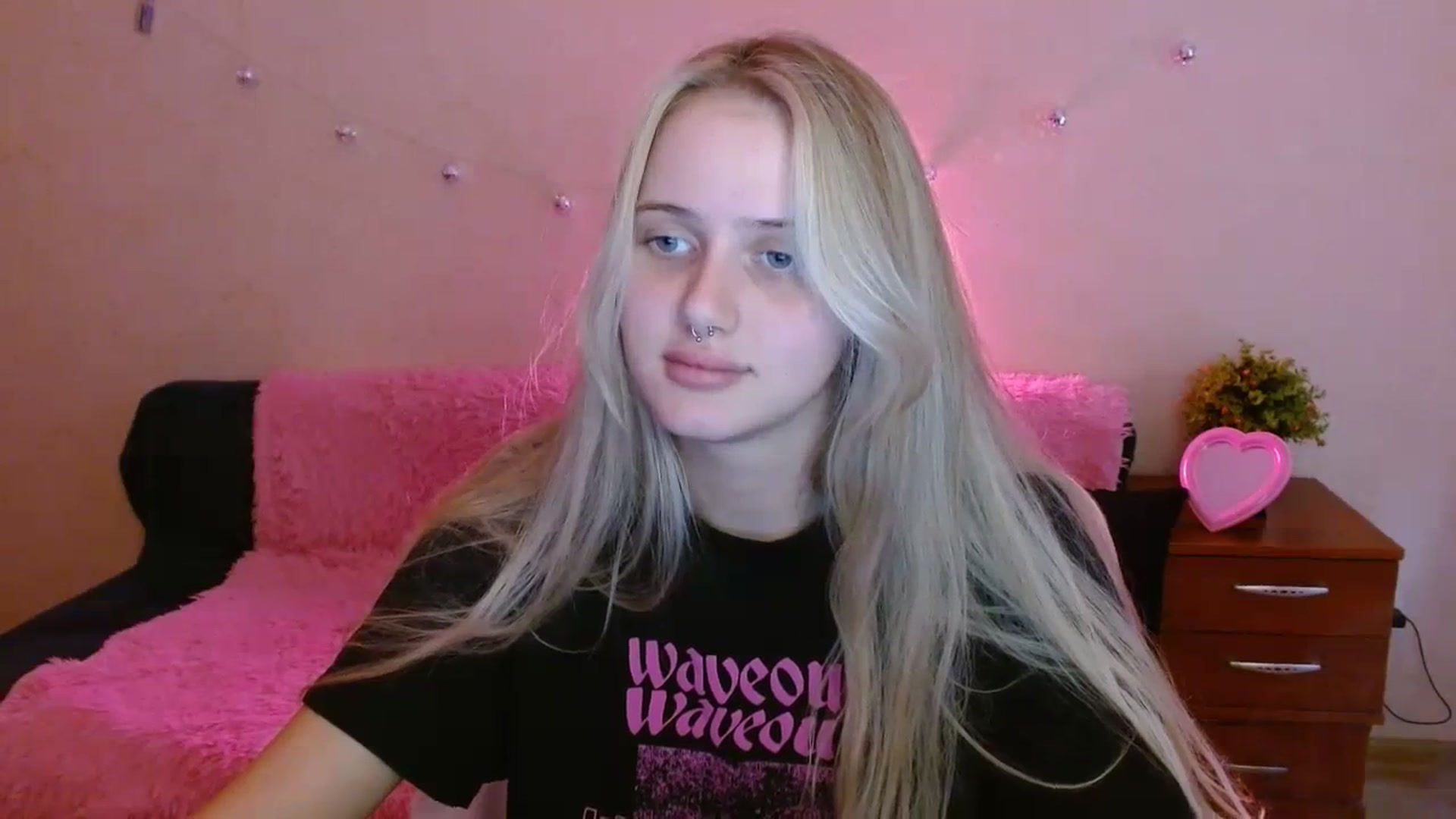 Gallery image thumbnail from Alleiko's myfreecams stream on, 11/22/2023, 12:17 image 8 of 20