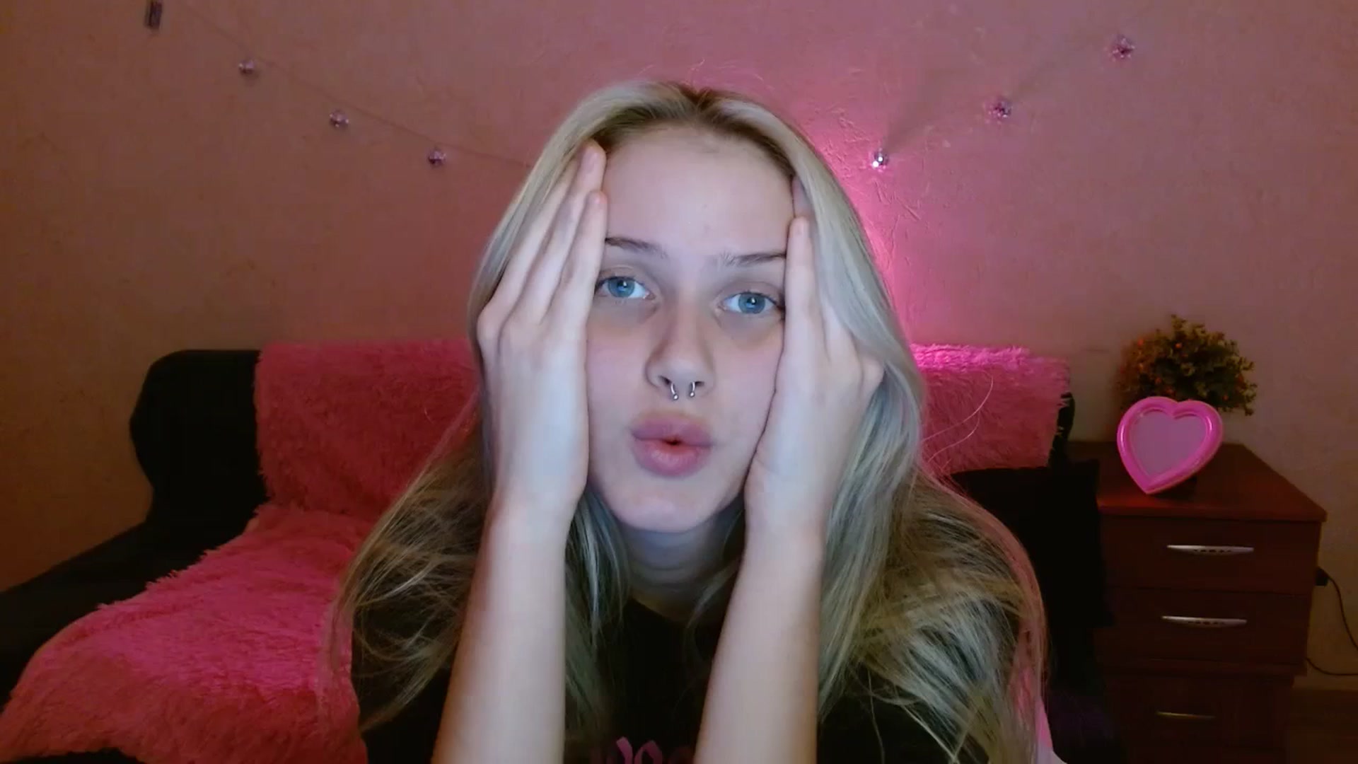 Gallery image thumbnail from Alleiko's myfreecams stream on, 11/22/2023, 13:05 image 15 of 20