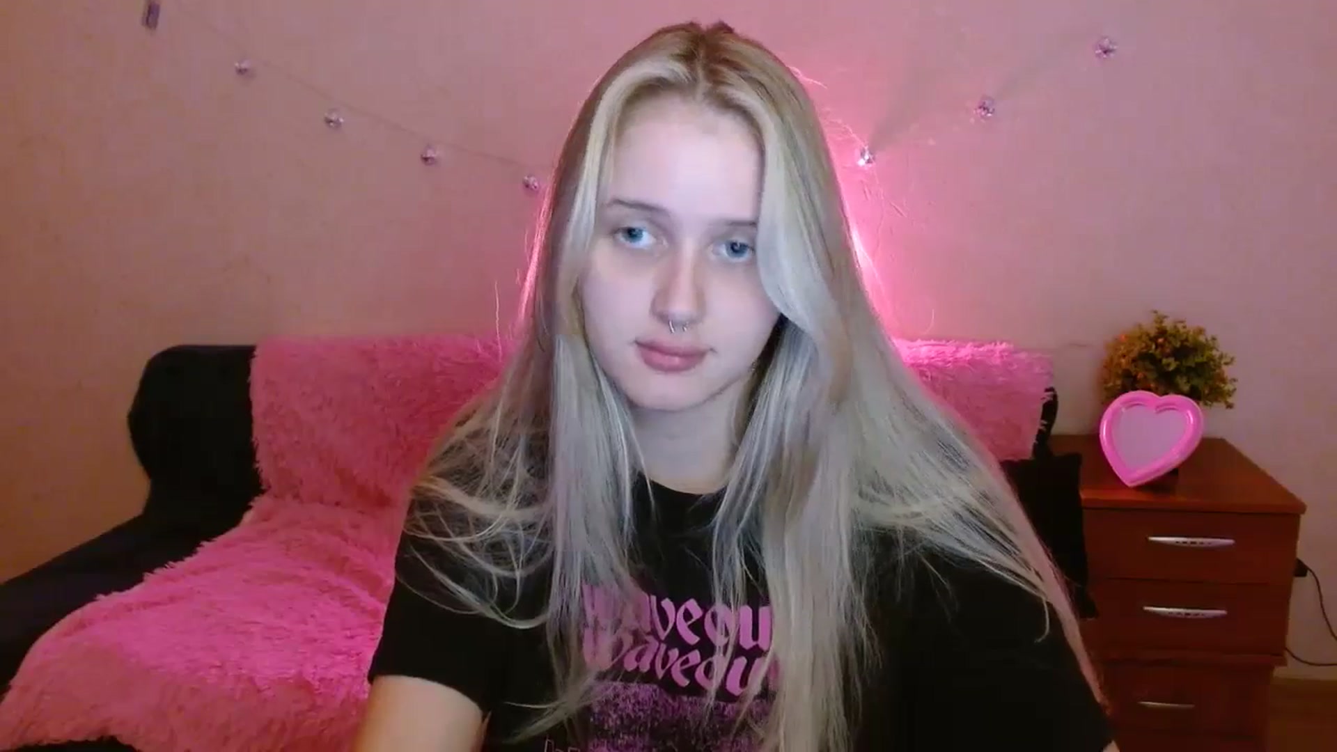 Gallery image thumbnail from Alleiko's myfreecams stream on, 11/22/2023, 13:05 image 18 of 20