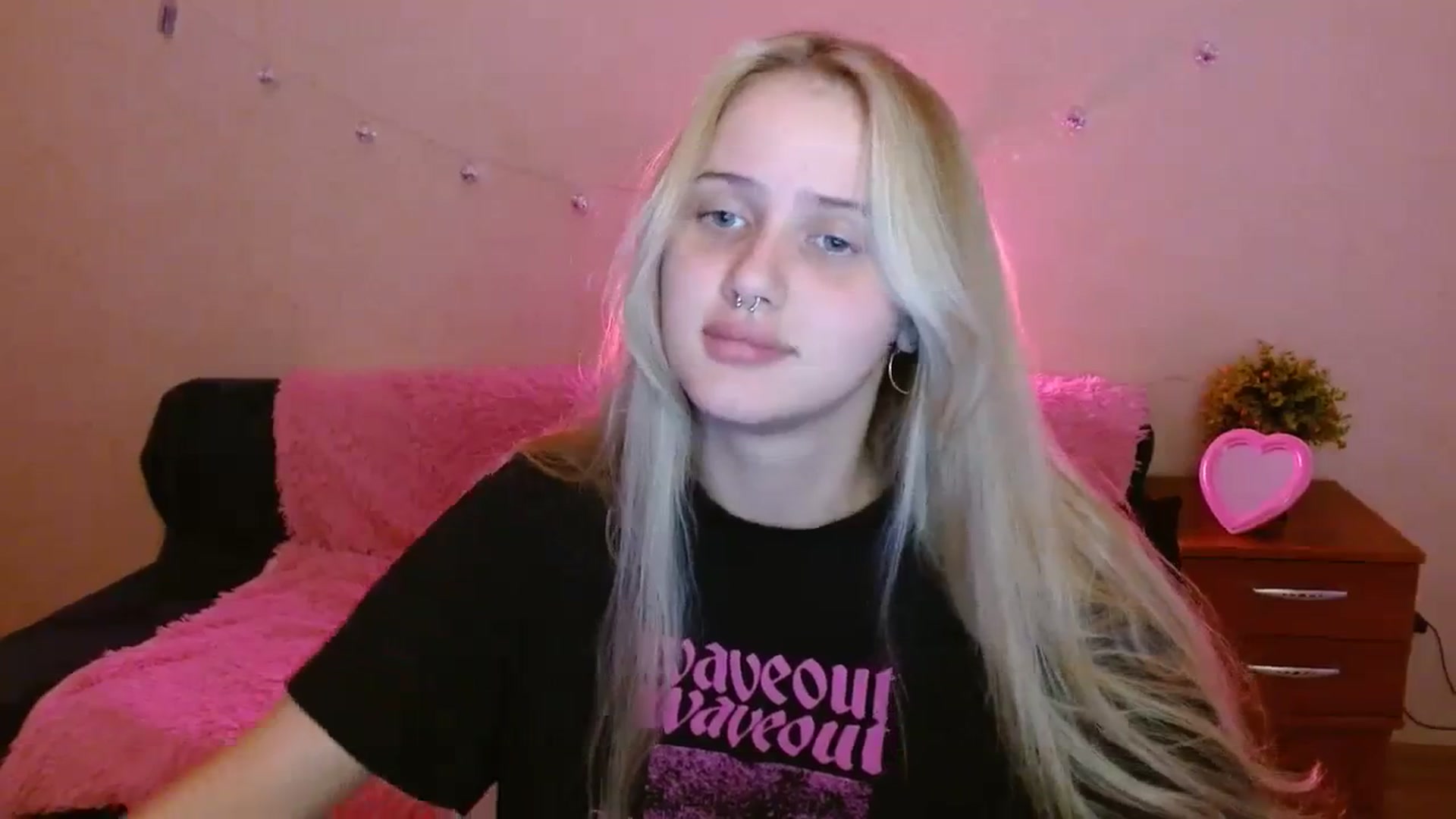Gallery image thumbnail from Alleiko's myfreecams stream on, 11/22/2023, 13:05 image 3 of 20