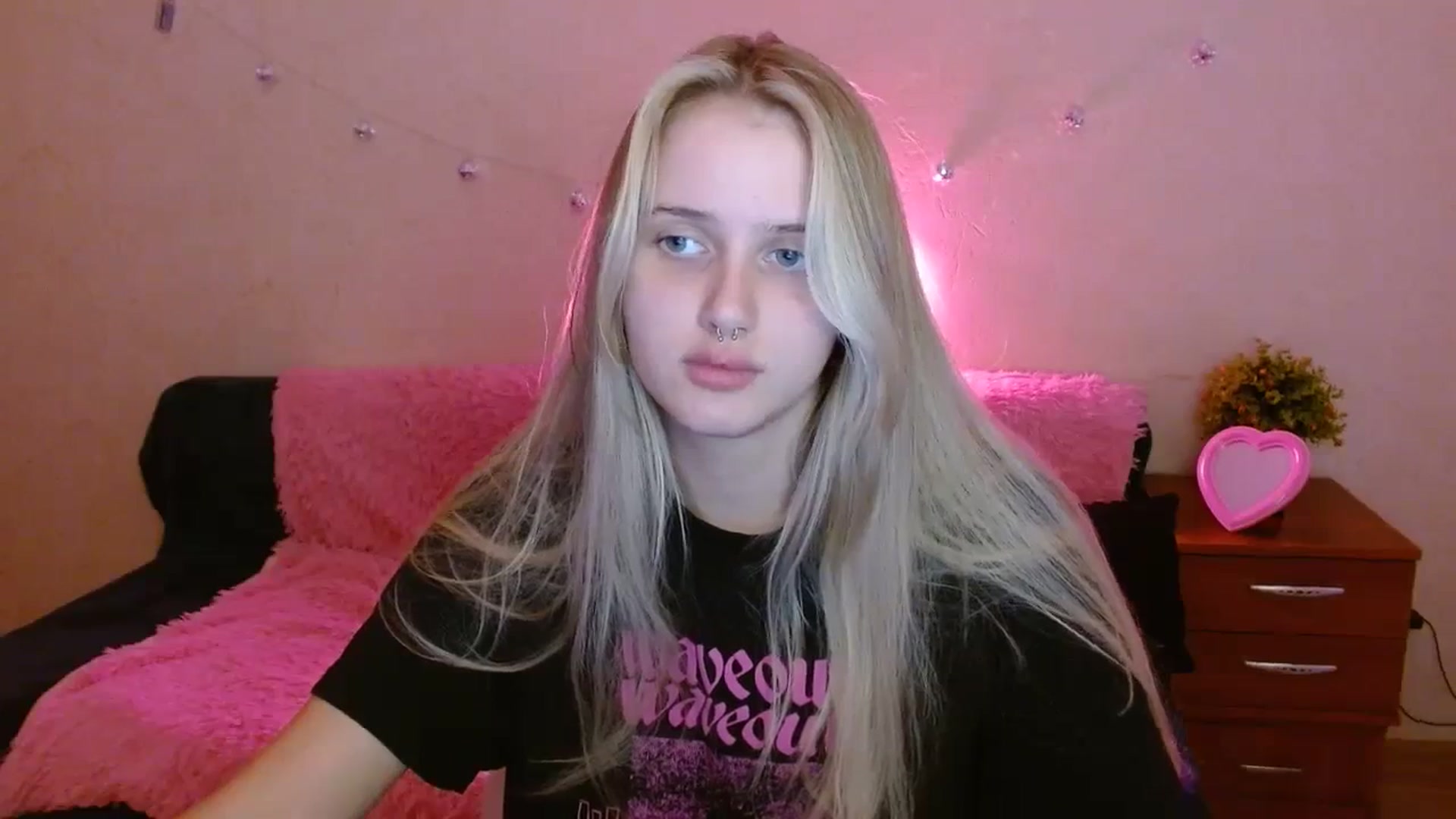 Gallery image thumbnail from Alleiko's myfreecams stream on, 11/22/2023, 13:05 image 19 of 20