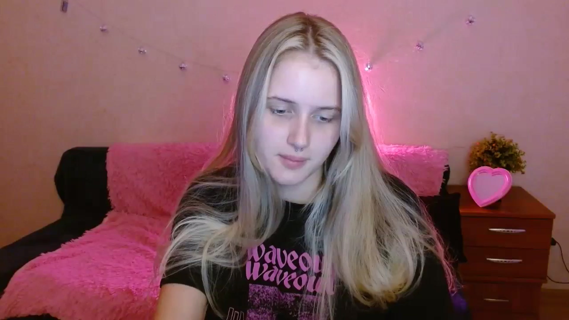 Gallery image thumbnail from Alleiko's myfreecams stream on, 11/22/2023, 13:05 image 12 of 20