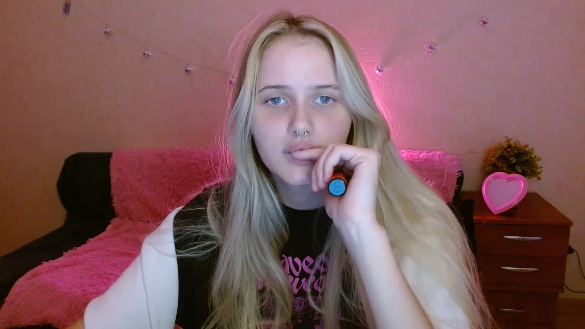 Gallery image thumbnail from Alleiko's myfreecams stream on, 11/22/2023, 13:05 image 1 of 20