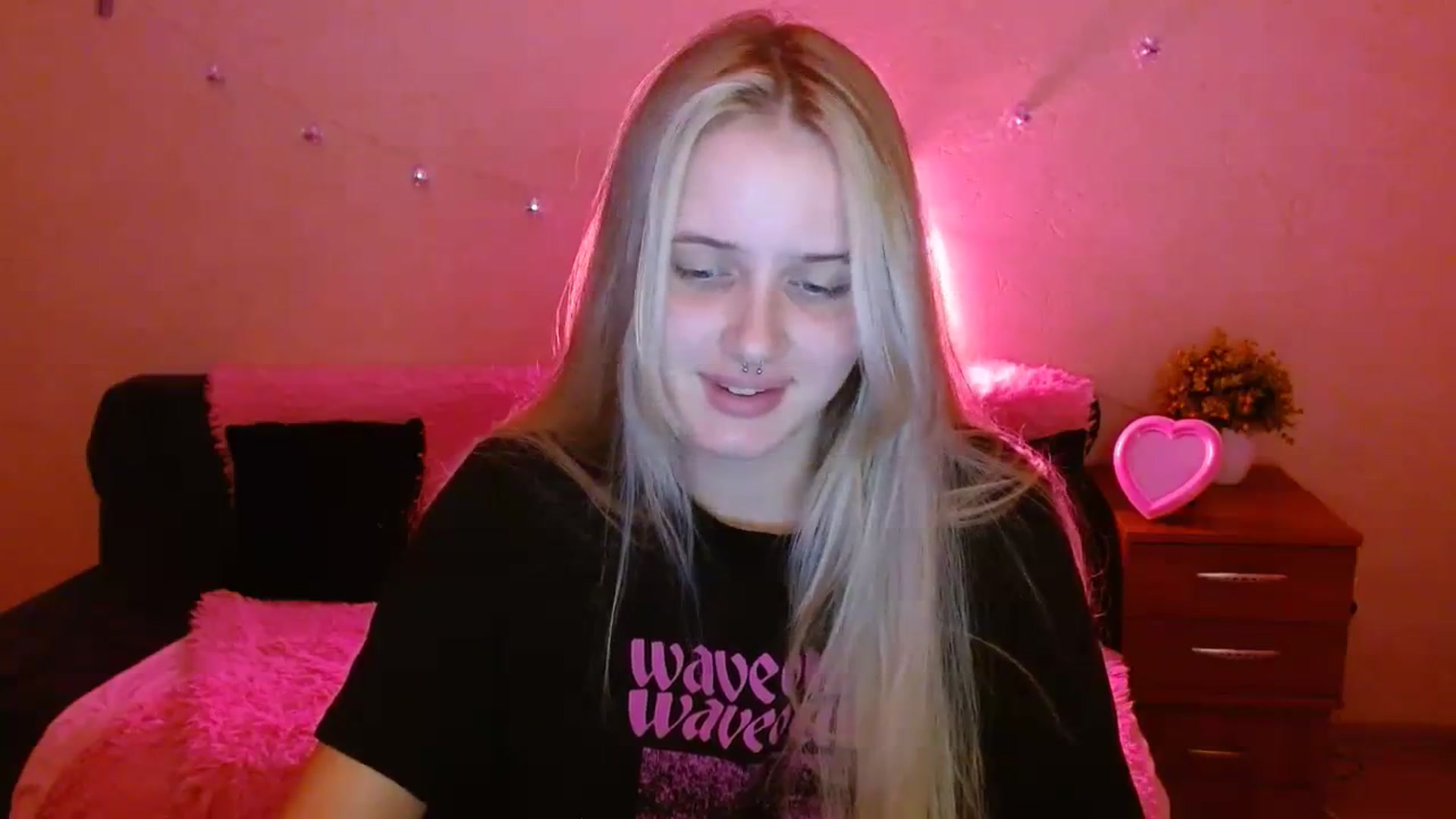 Gallery image thumbnail from Alleiko's myfreecams stream on, 11/23/2023, 18:34 image 14 of 20