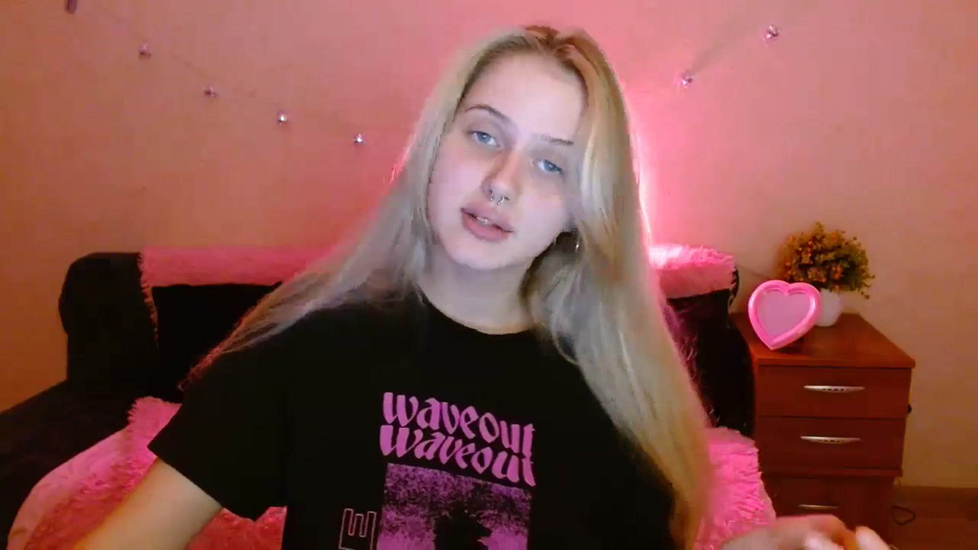 Gallery image thumbnail from Alleiko's myfreecams stream on, 11/23/2023, 18:34 image 11 of 20
