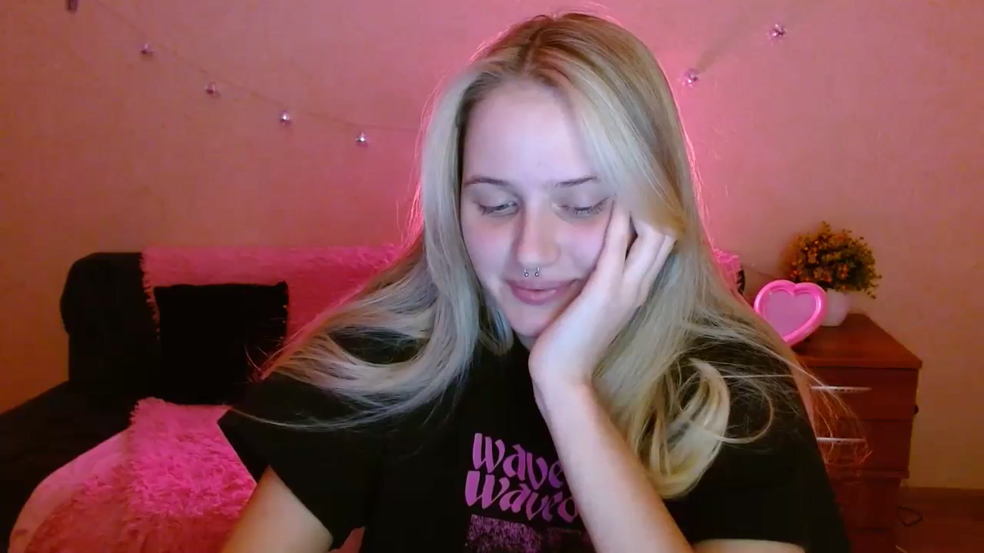 Gallery image thumbnail from Alleiko's myfreecams stream on, 11/23/2023, 18:34 image 3 of 20
