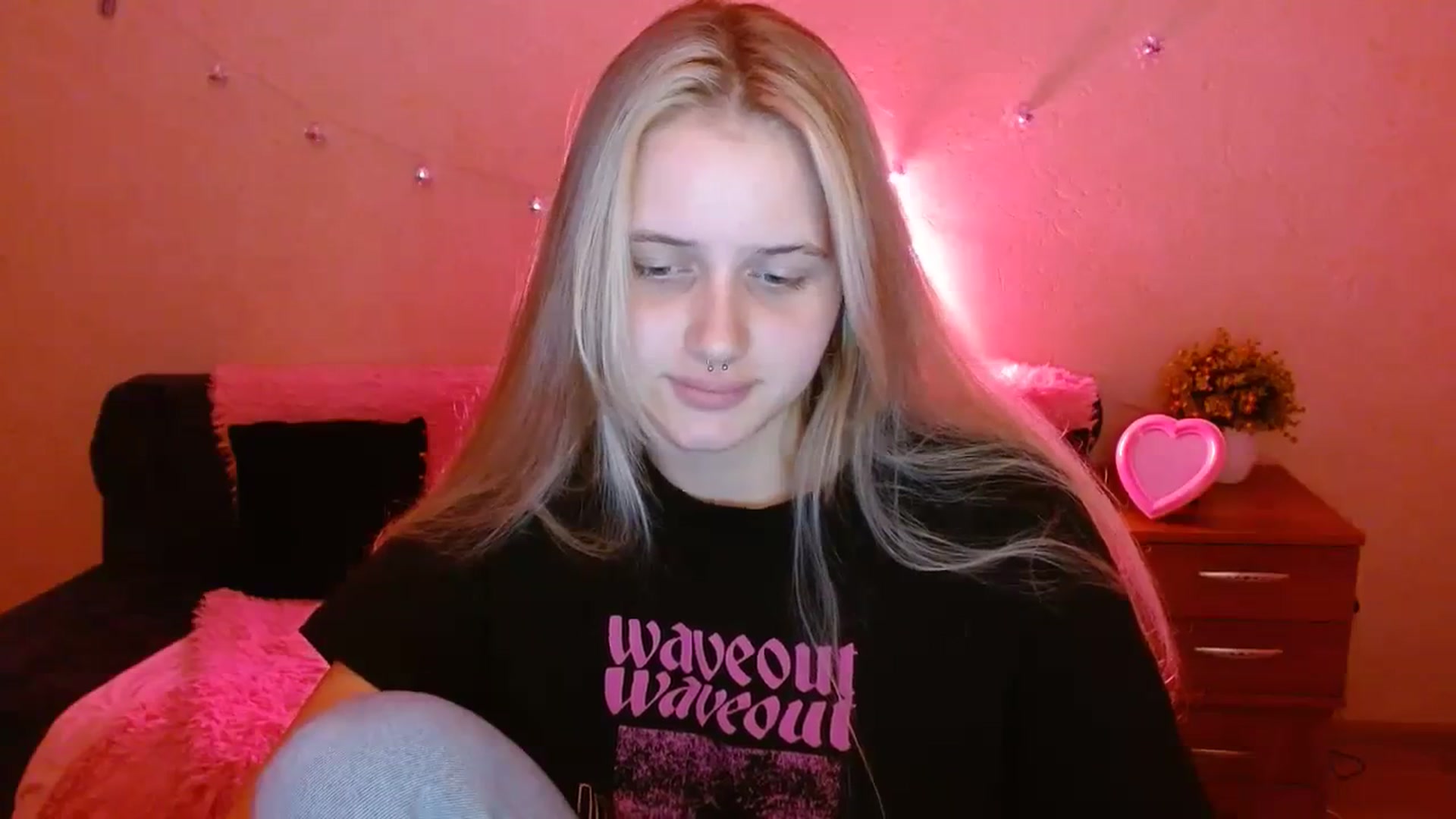 Gallery image thumbnail from Alleiko's myfreecams stream on, 11/23/2023, 18:34 image 18 of 20