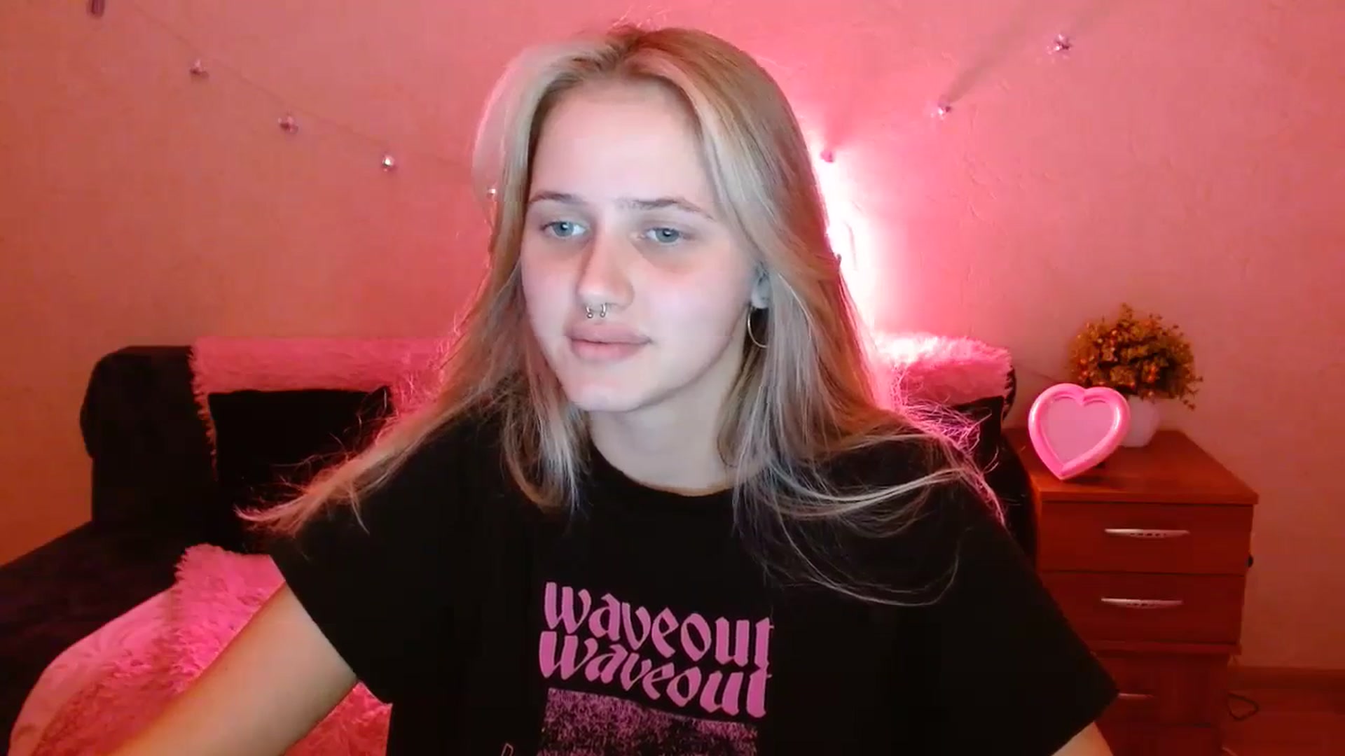 Gallery image thumbnail from Alleiko's myfreecams stream on, 11/23/2023, 18:34 image 16 of 20