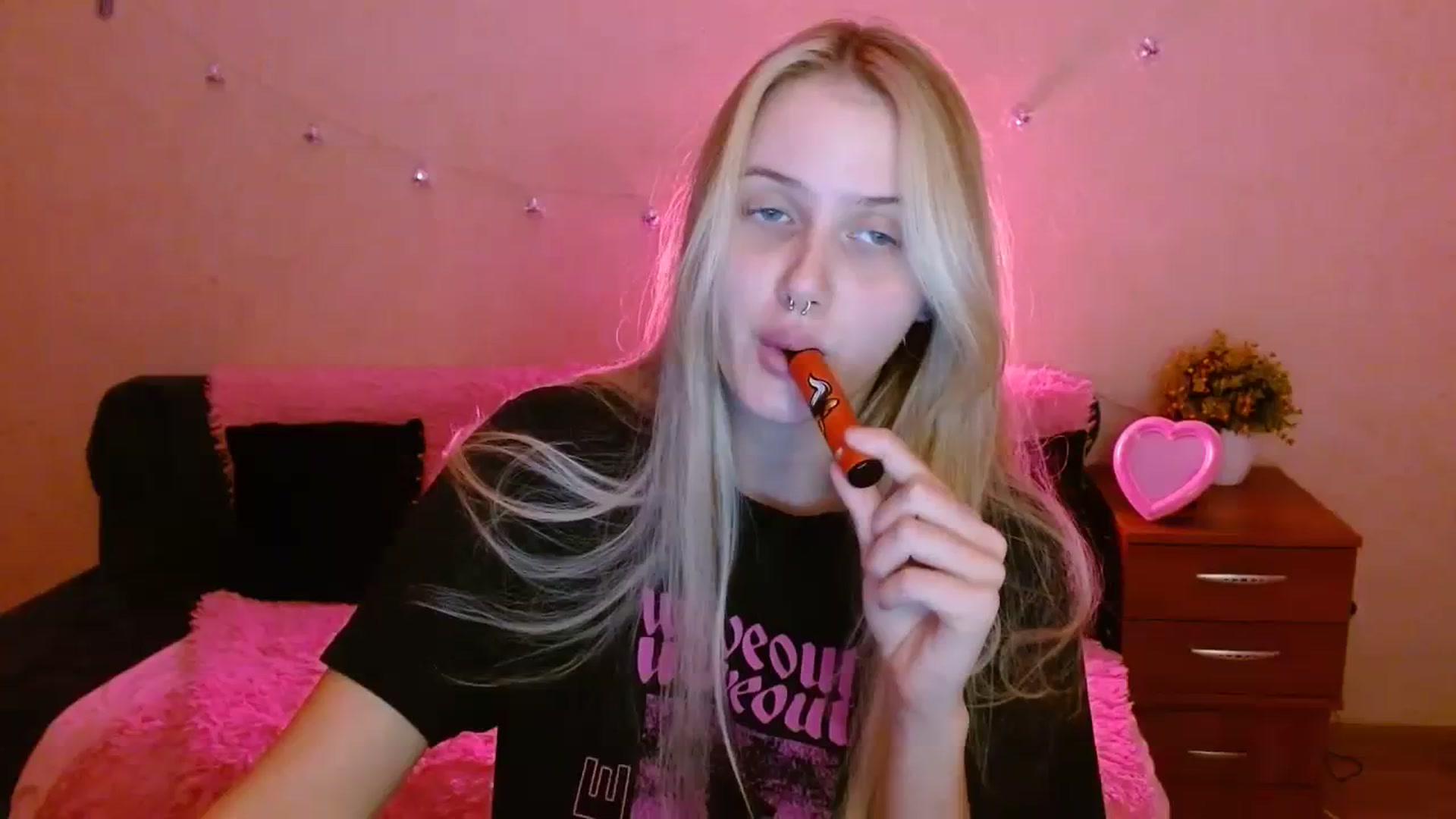 Gallery image thumbnail from Alleiko's myfreecams stream on, 11/23/2023, 18:34 image 5 of 20