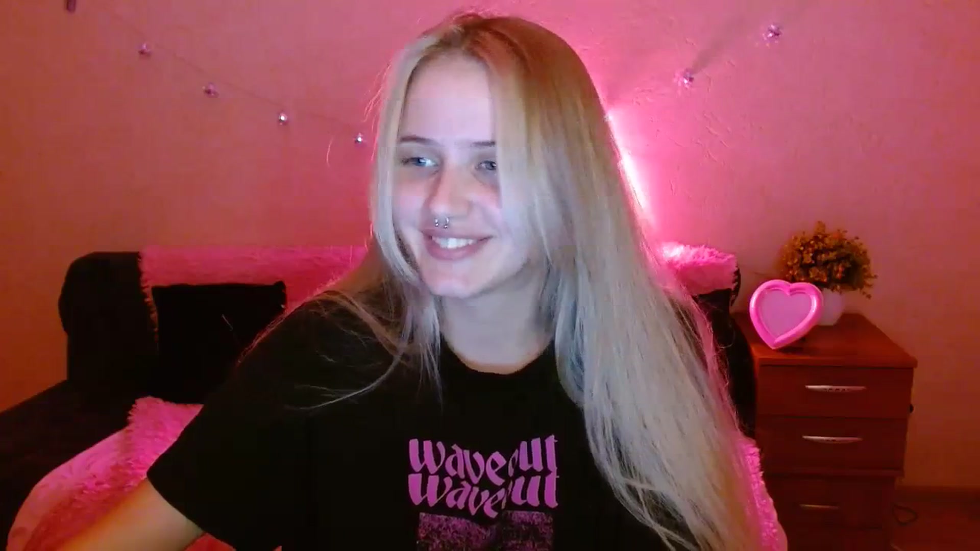 Gallery image thumbnail from Alleiko's myfreecams stream on, 11/23/2023, 18:34 image 13 of 20