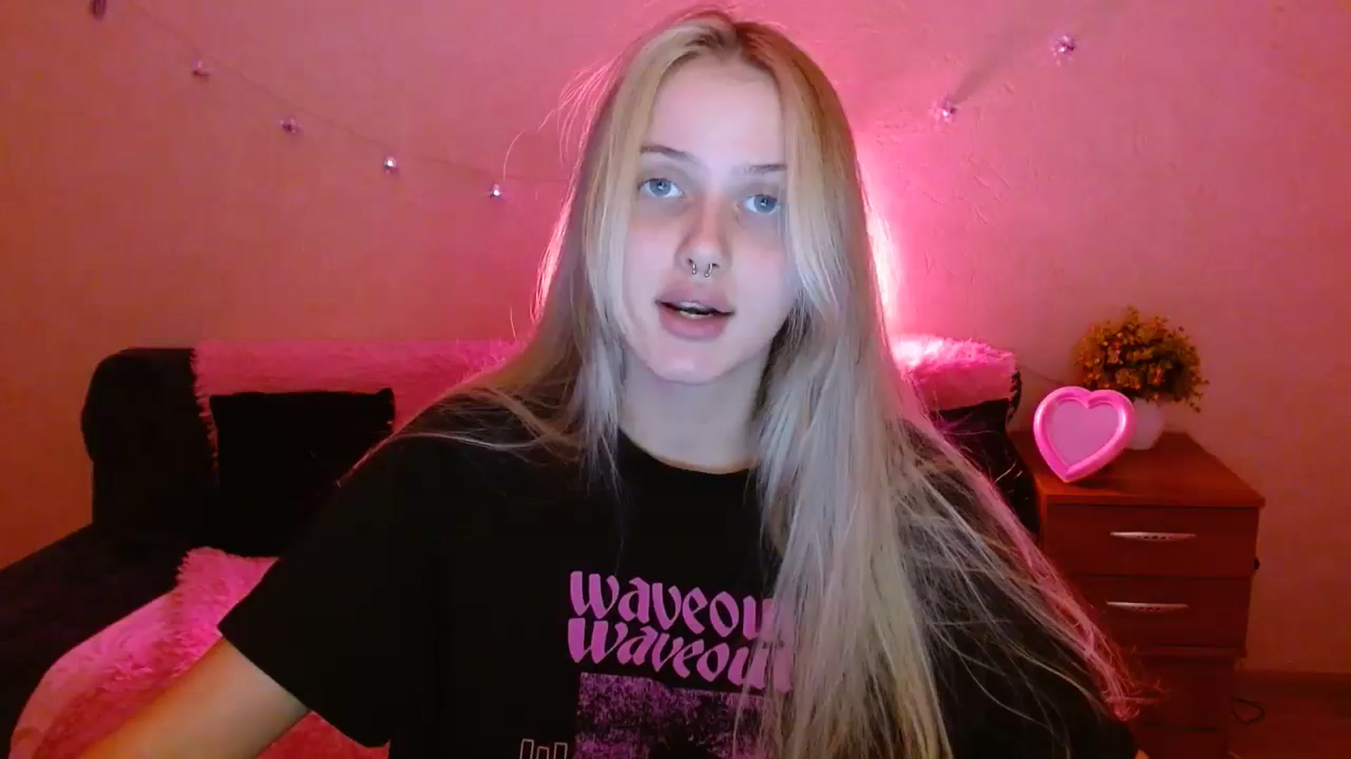 Gallery image thumbnail from Alleiko's myfreecams stream on, 11/23/2023, 18:34 image 12 of 20