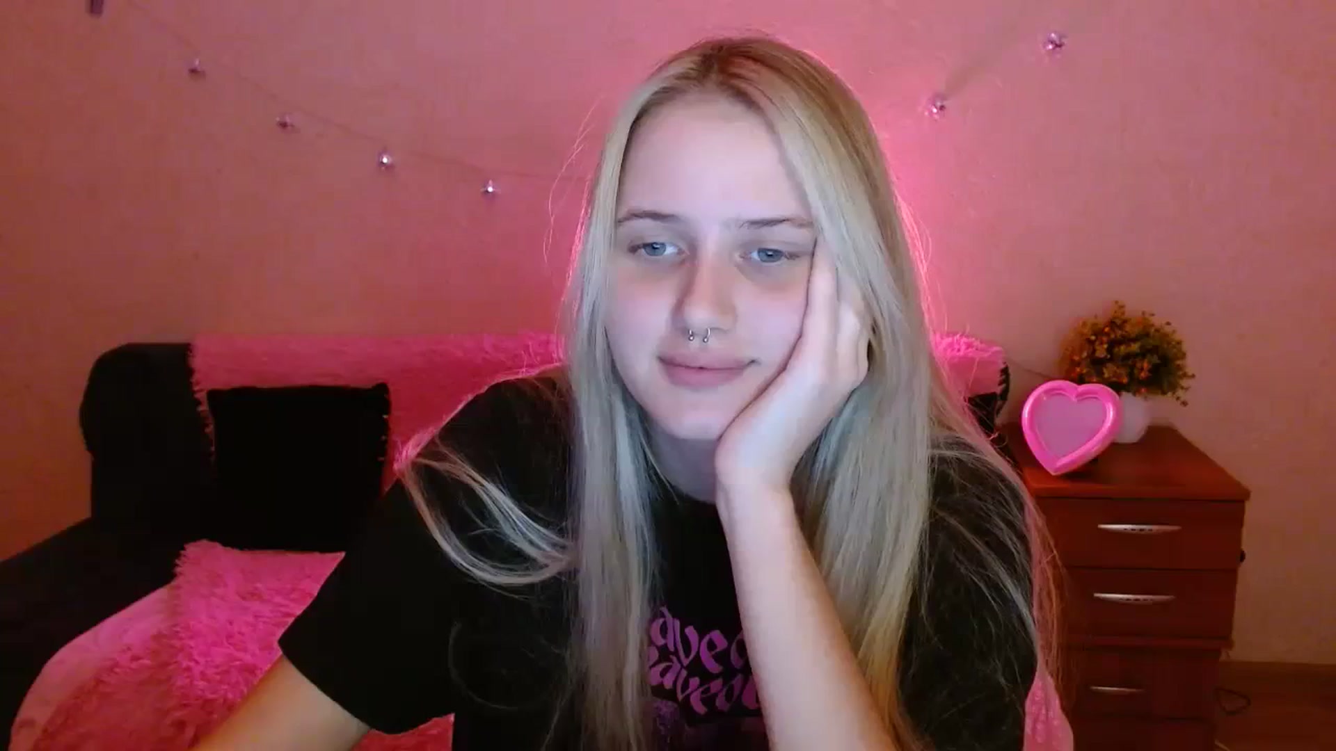 Gallery image thumbnail from Alleiko's myfreecams stream on, 11/23/2023, 18:34 image 6 of 20