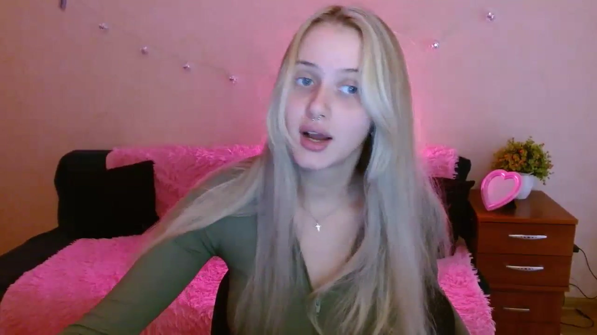 Gallery image thumbnail from Alleiko's myfreecams stream on, 11/25/2023, 12:26 image 2 of 20