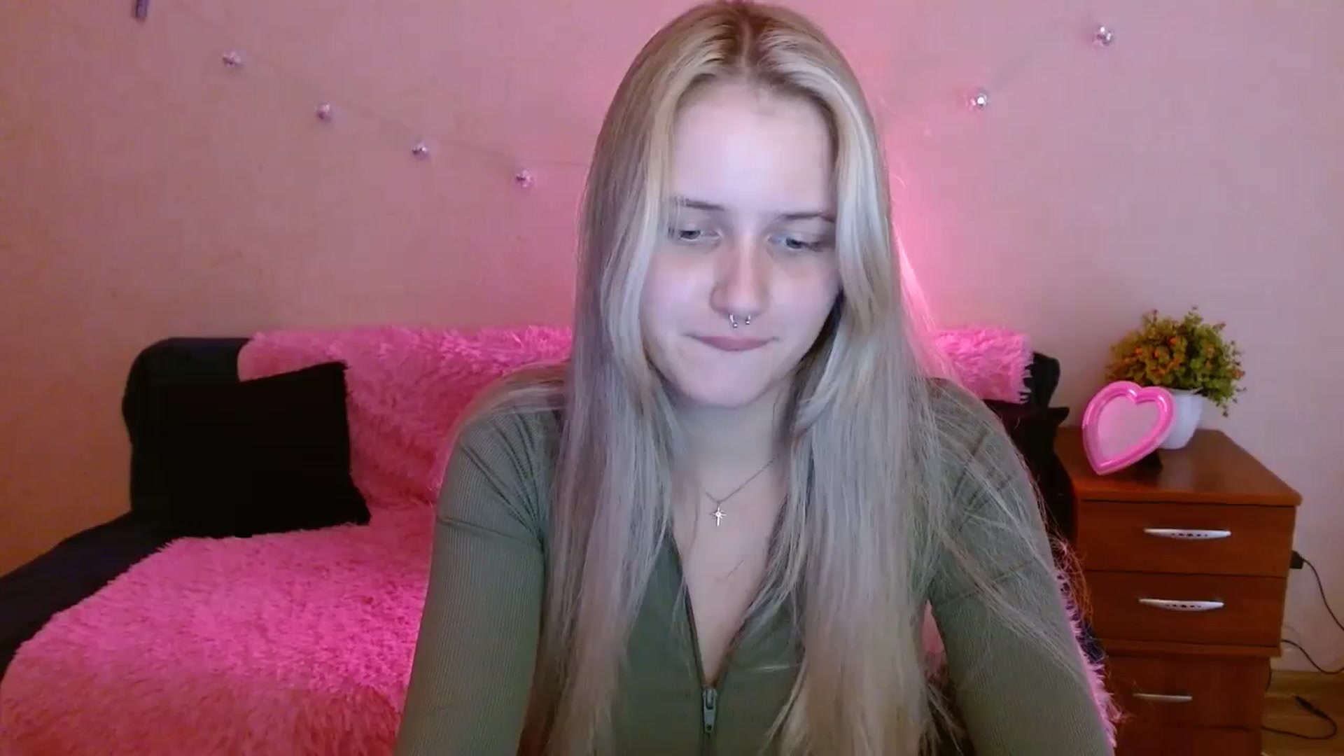 Gallery image thumbnail from Alleiko's myfreecams stream on, 11/25/2023, 12:26 image 3 of 20