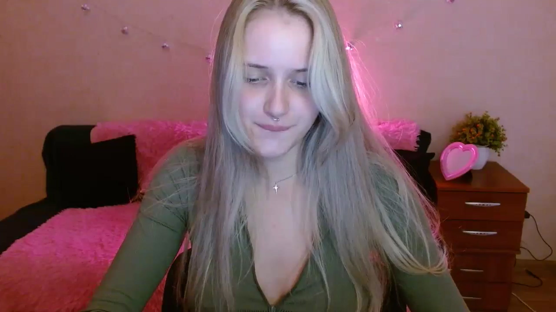 Gallery image thumbnail from Alleiko's myfreecams stream on, 11/25/2023, 12:26 image 15 of 20