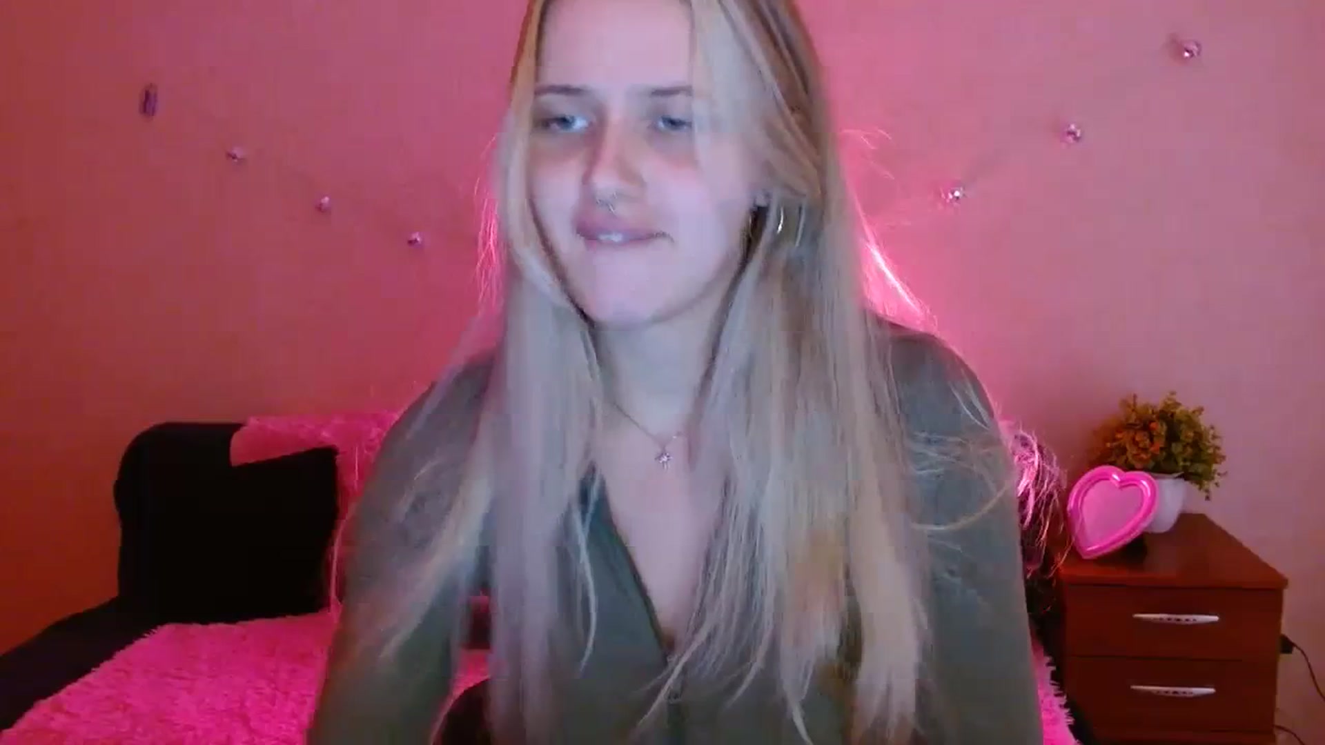 Gallery image thumbnail from Alleiko's myfreecams stream on, 11/25/2023, 12:26 image 11 of 20