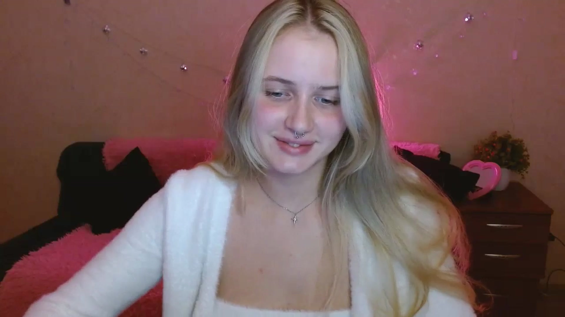 Gallery image thumbnail from Alleiko's myfreecams stream on, 11/26/2023, 13:48 image 16 of 20