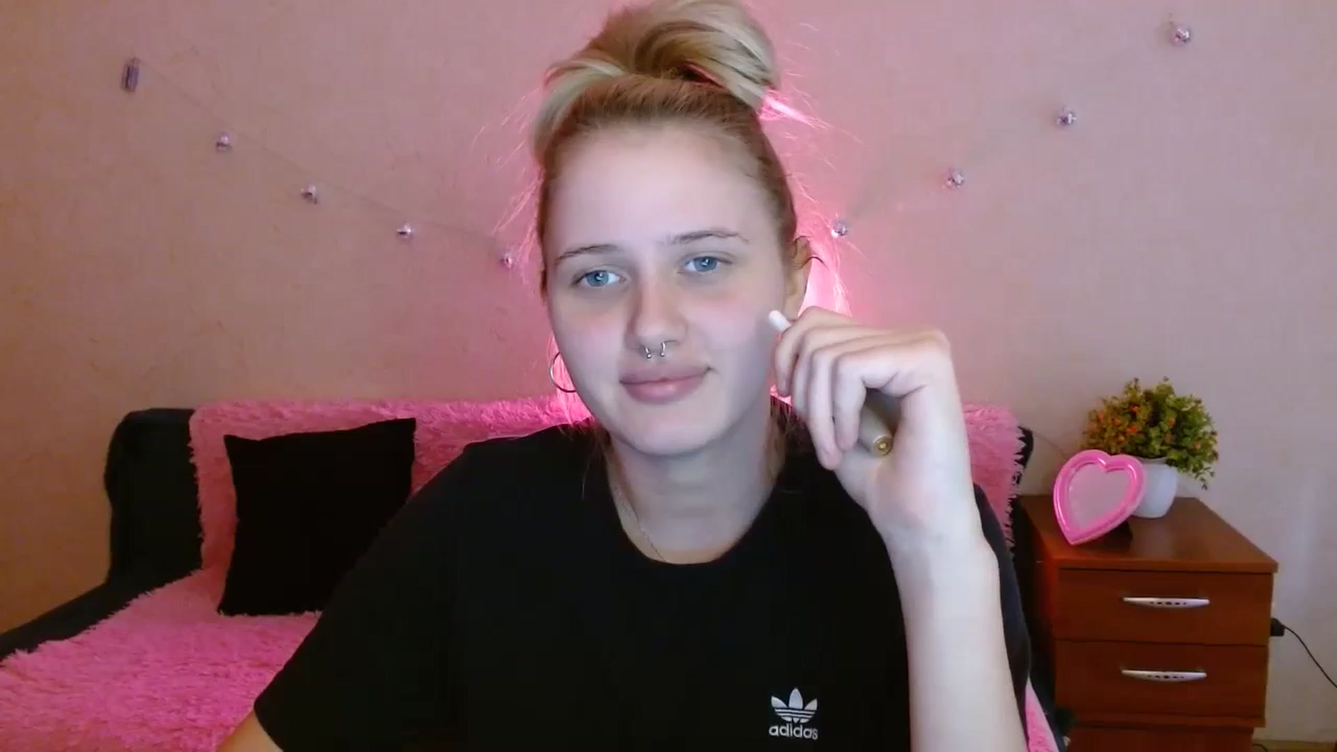 Gallery image thumbnail from Alleiko's myfreecams stream on, 11/27/2023, 12:00 image 13 of 20