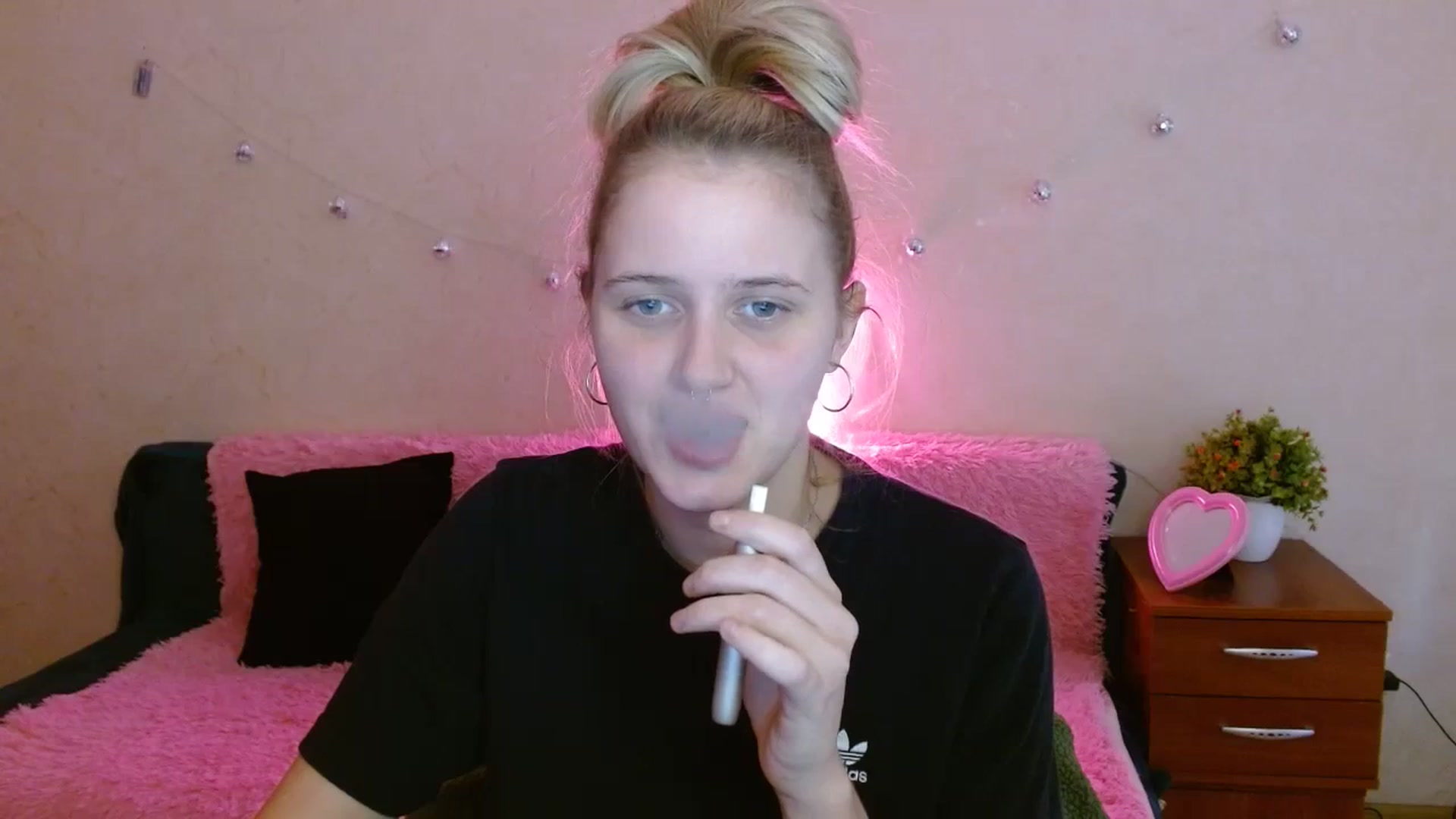 Gallery image thumbnail from Alleiko's myfreecams stream on, 11/27/2023, 12:00 image 12 of 20