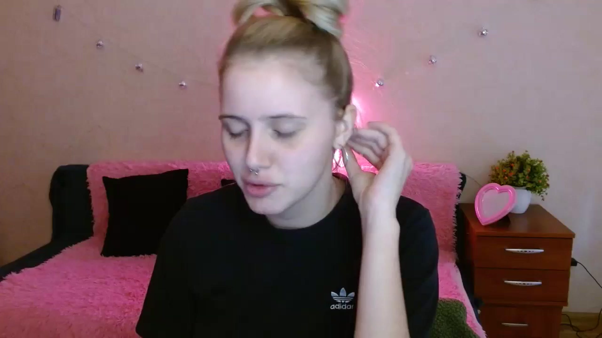 Gallery image thumbnail from Alleiko's myfreecams stream on, 11/27/2023, 12:00 image 4 of 20