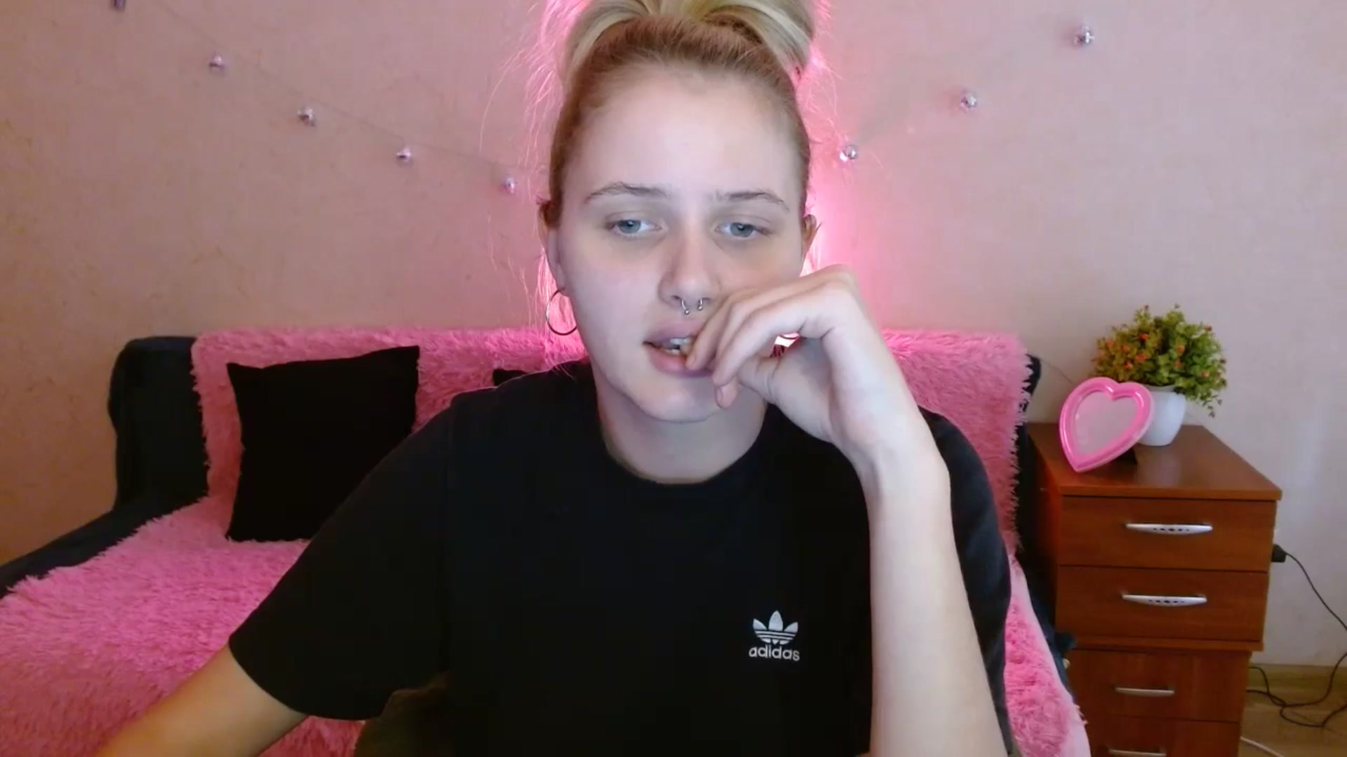 Gallery image thumbnail from Alleiko's myfreecams stream on, 11/27/2023, 12:00 image 20 of 20