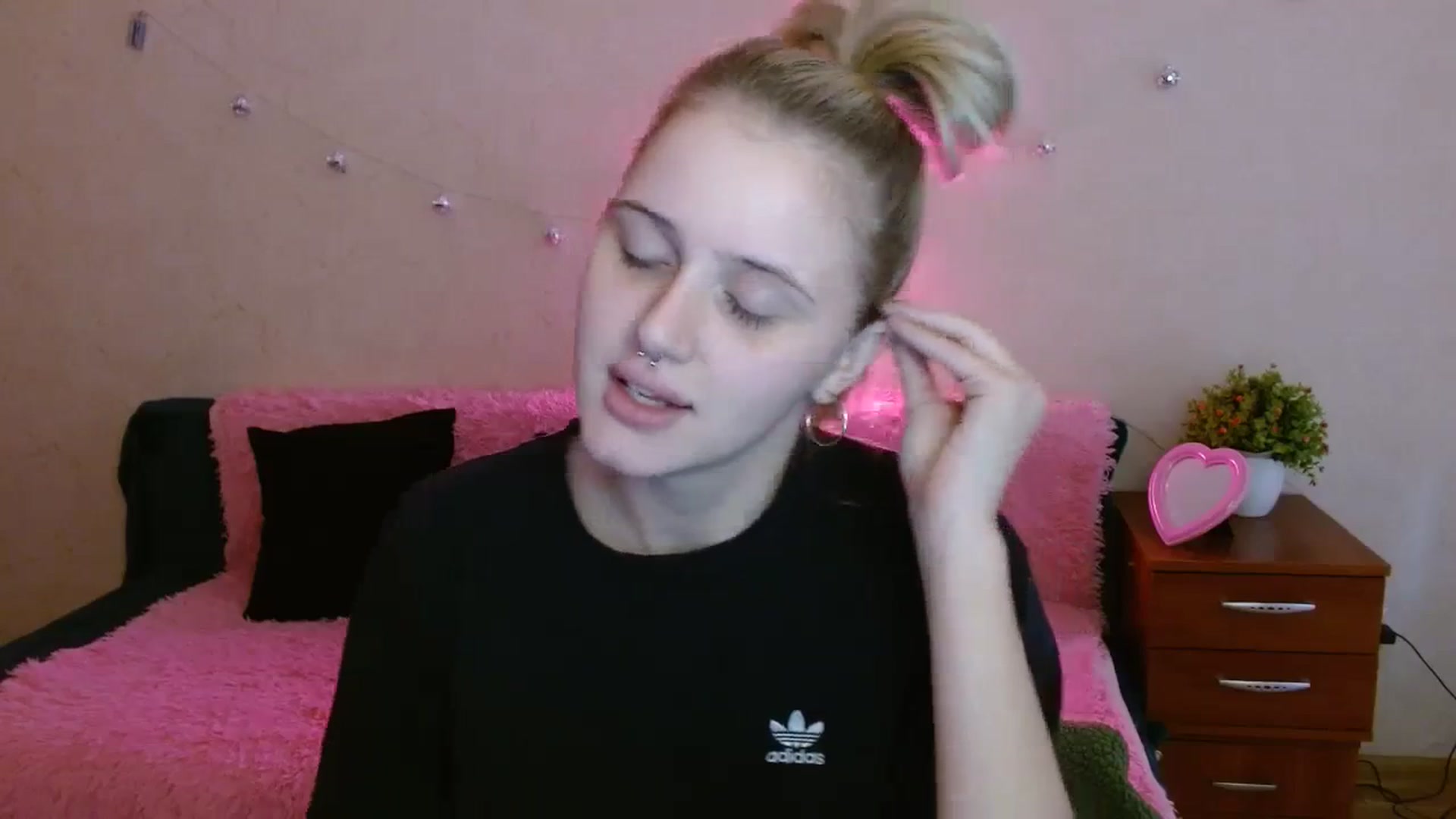 Gallery image thumbnail from Alleiko's myfreecams stream on, 11/27/2023, 12:00 image 6 of 20