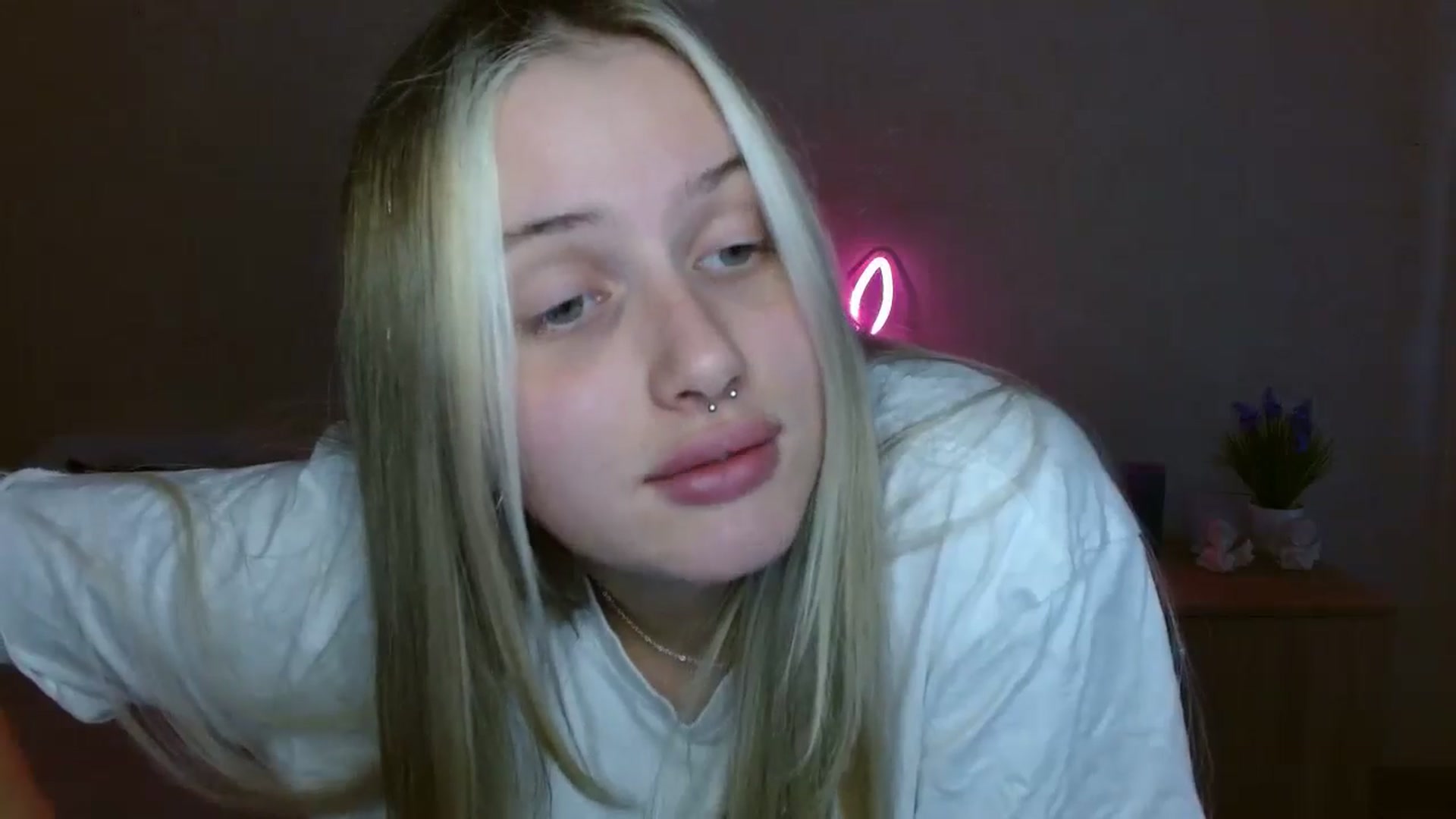 Gallery image thumbnail from Alleiko's myfreecams stream on, 05/06/2024, 16:16 image 15 of 20