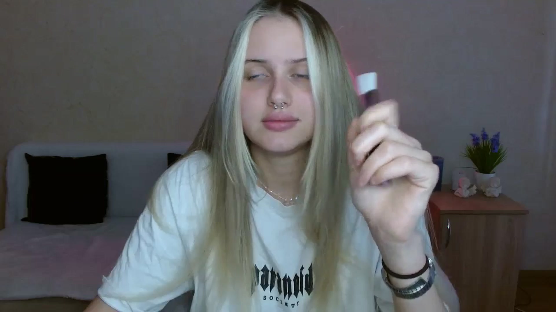 Gallery image thumbnail from Alleiko's myfreecams stream on, 05/06/2024, 16:16 image 10 of 20