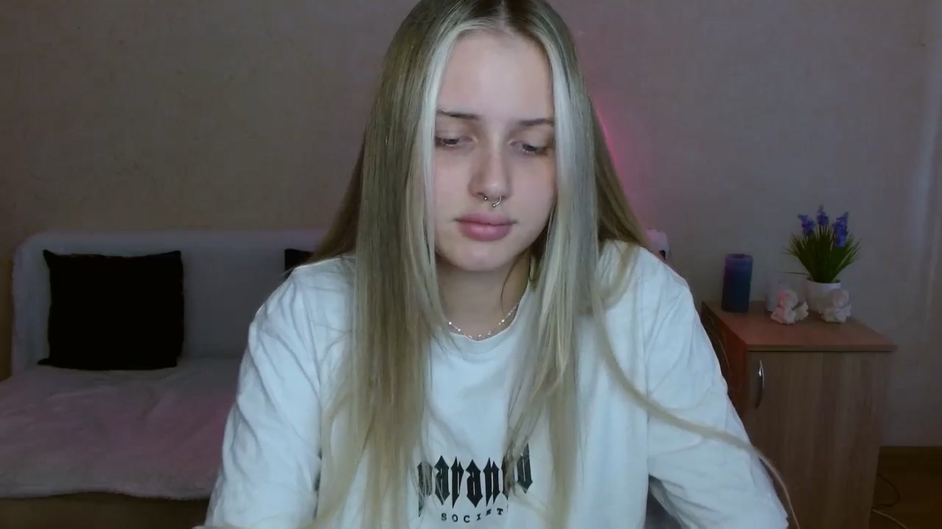 Gallery image thumbnail from Alleiko's myfreecams stream on, 05/06/2024, 16:16 image 4 of 20