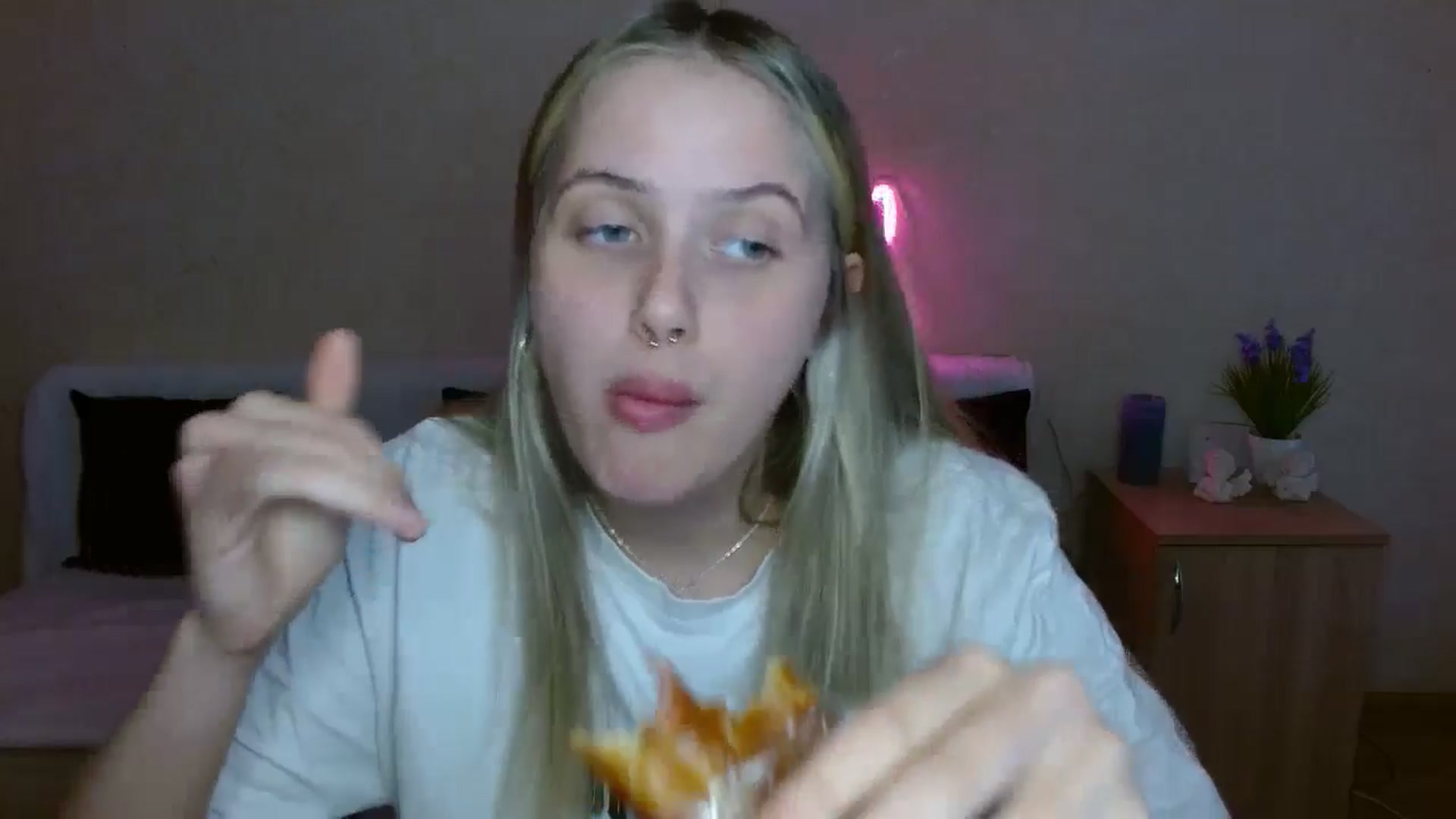 Gallery image thumbnail from Alleiko's myfreecams stream on, 05/06/2024, 16:16 image 18 of 20