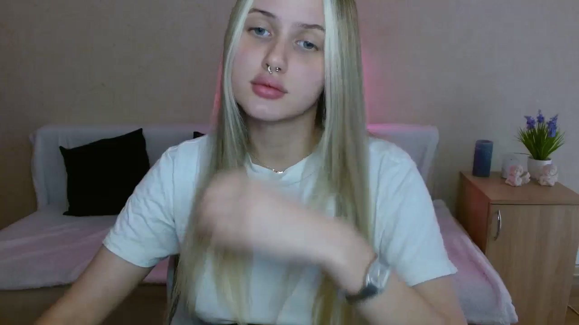 Gallery image thumbnail from Alleiko's myfreecams stream on, 05/08/2024, 14:12 image 14 of 20