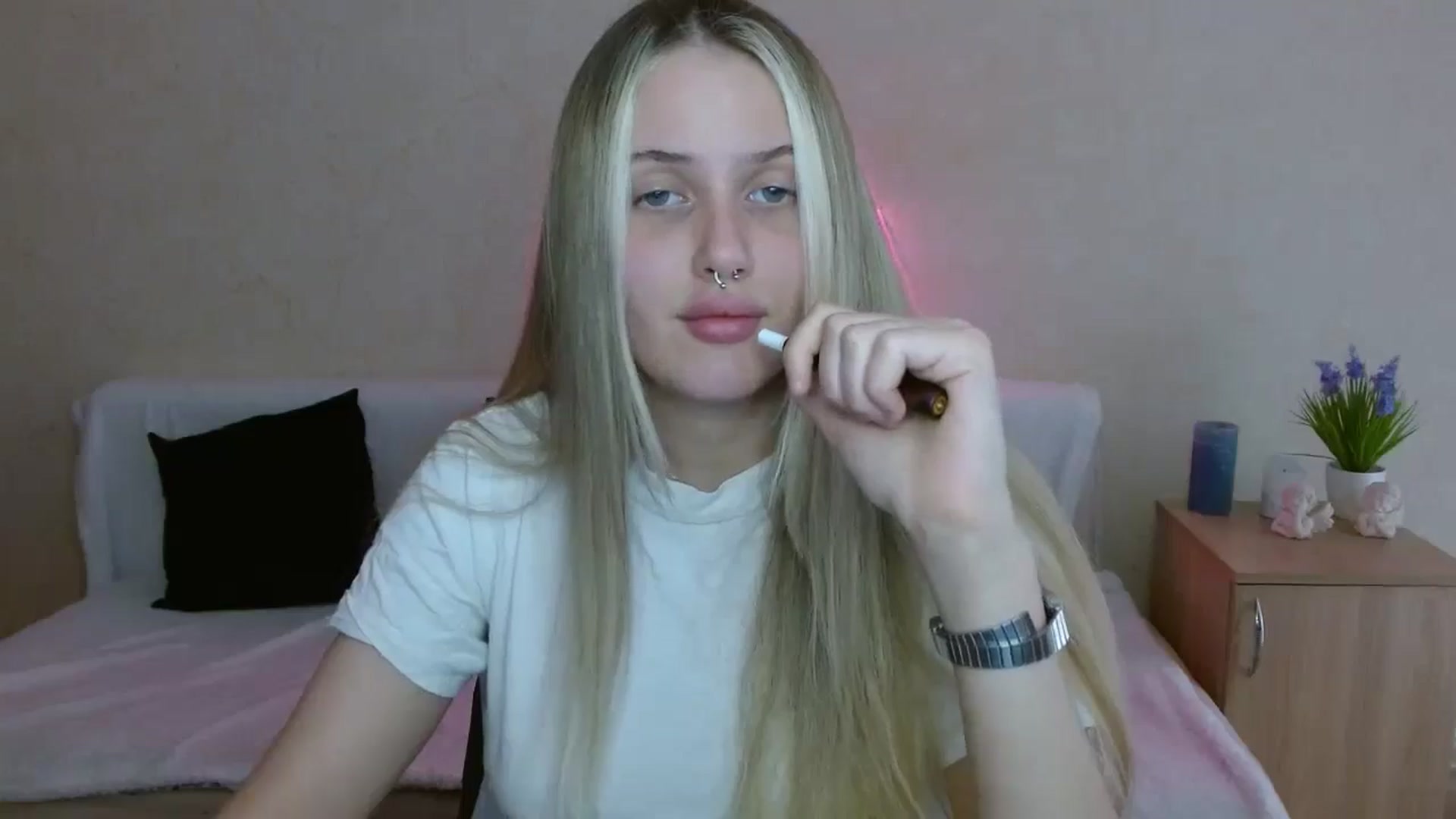 Gallery image thumbnail from Alleiko's myfreecams stream on, 05/08/2024, 14:12 image 3 of 20