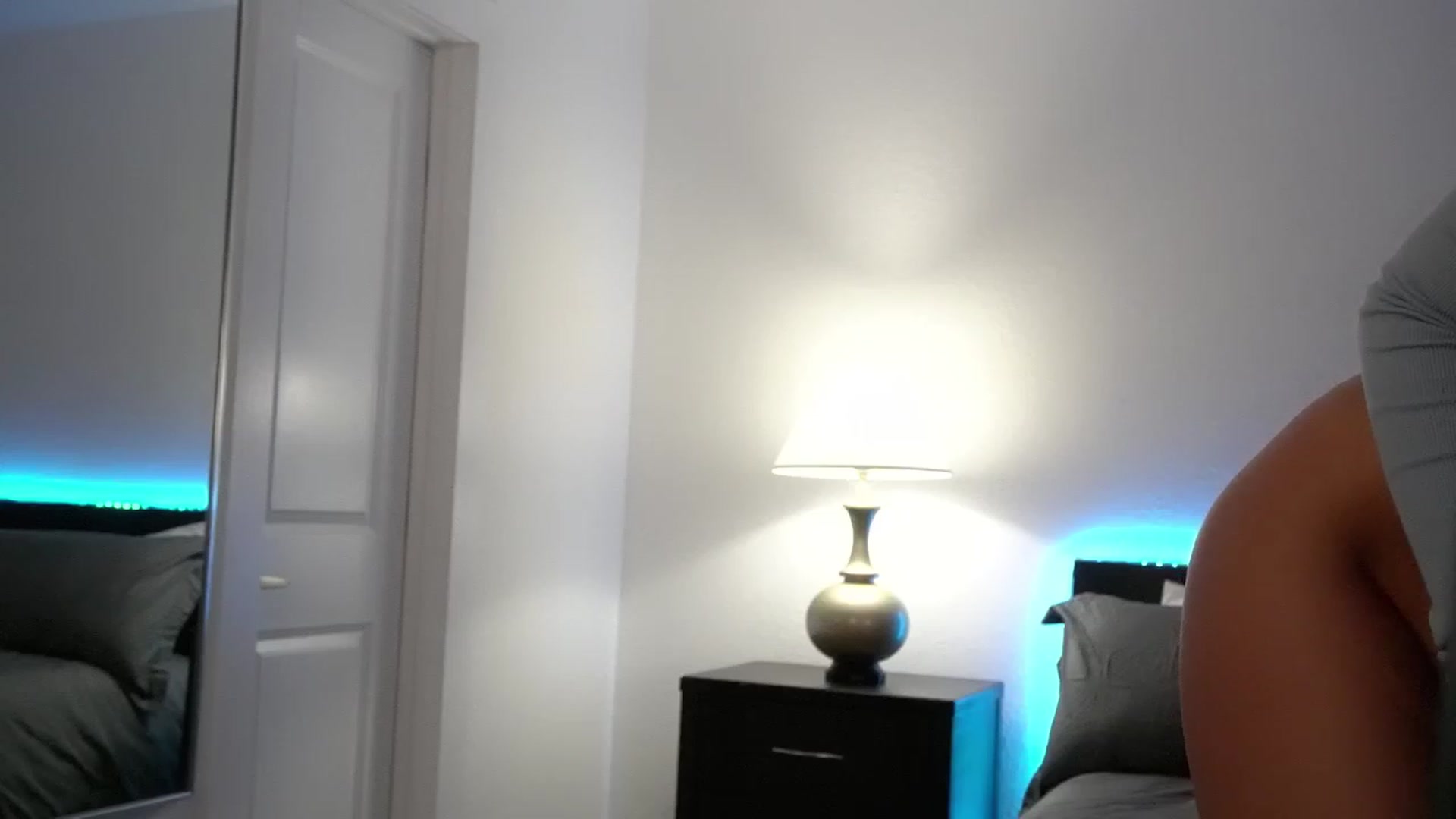 Gallery image thumbnail from Alleksandra_'s myfreecams stream on, 12/16/2022, 18:49 image 15 of 20