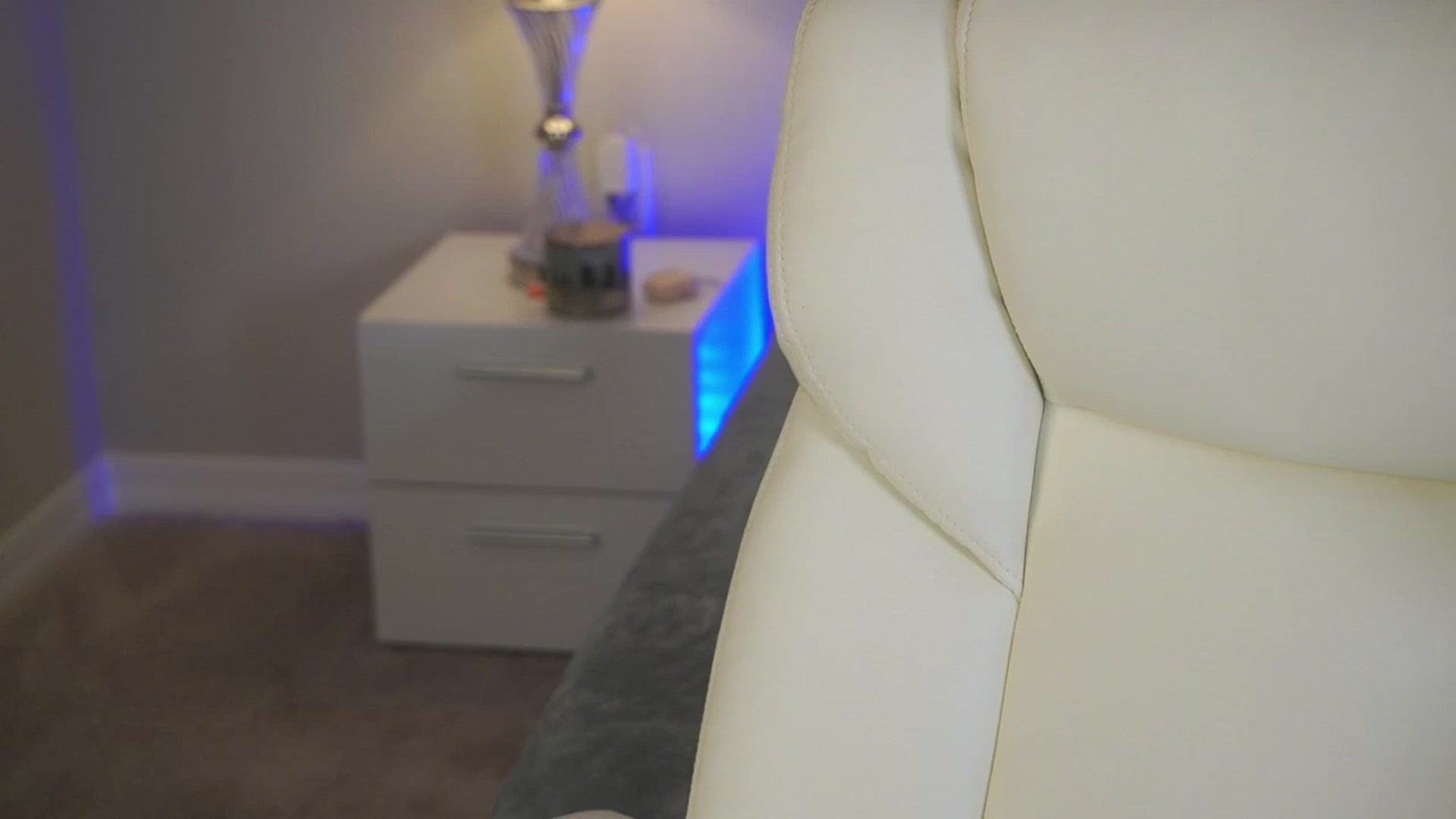 Gallery image thumbnail from Alleksandra_'s myfreecams stream on, 02/10/2023, 20:35 image 6 of 20