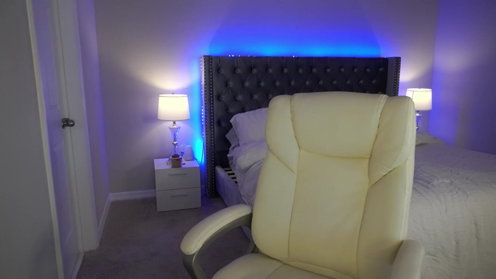 Gallery image thumbnail from Alleksandra_'s myfreecams stream on, 04/08/2023, 17:16 image 13 of 20
