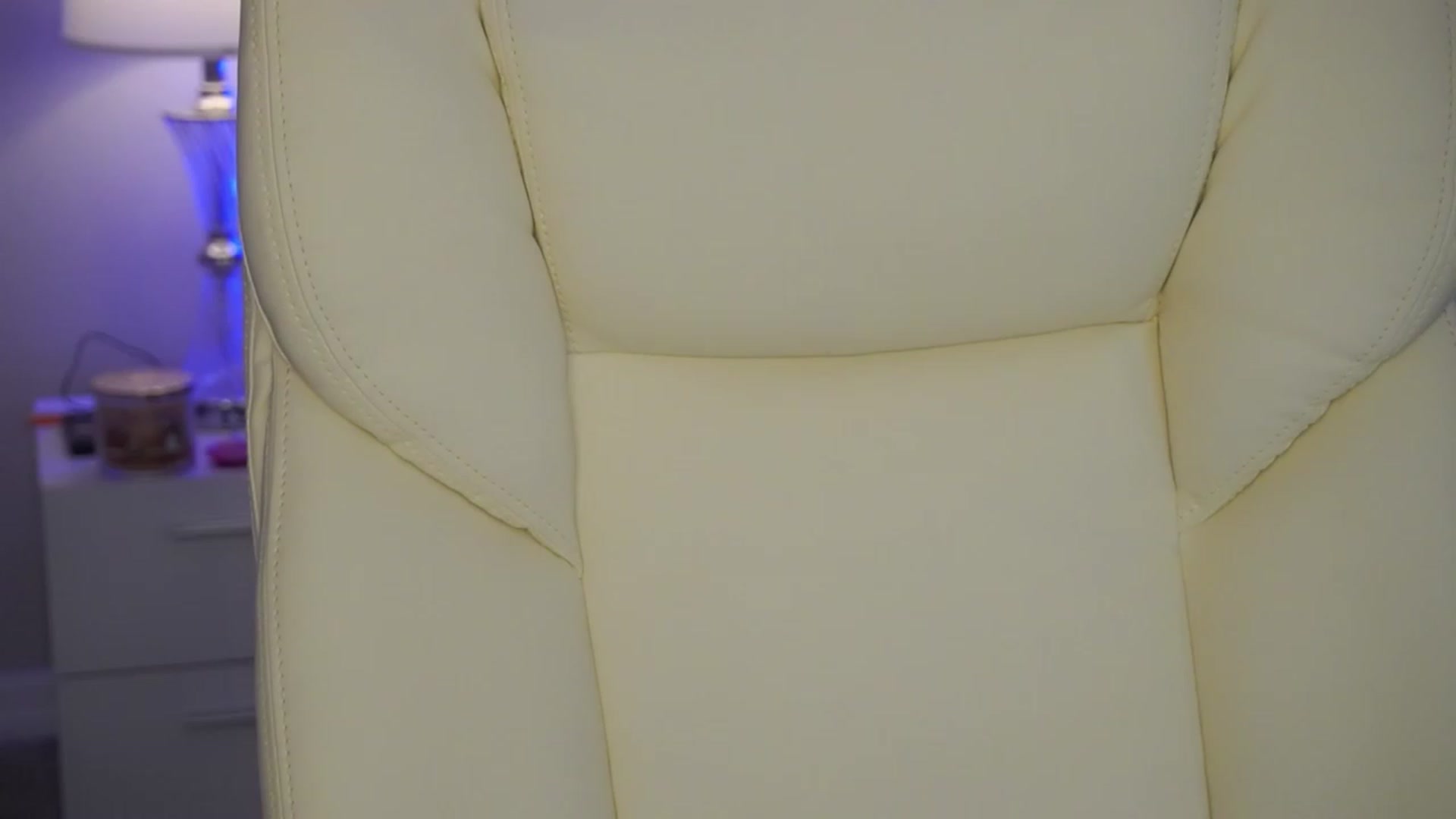 Gallery image thumbnail from Alleksandra_'s myfreecams stream on, 04/28/2023, 20:20 image 4 of 20