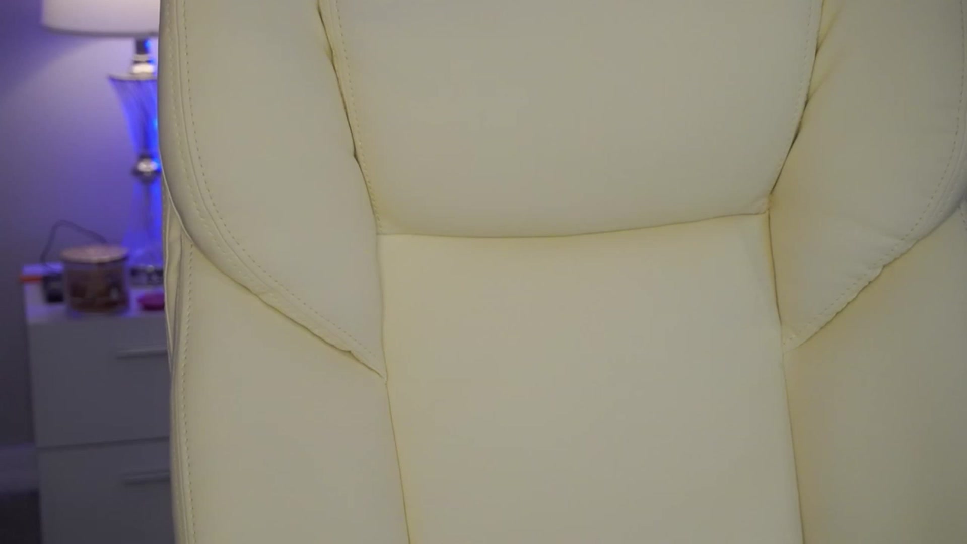 Gallery image thumbnail from Alleksandra_'s myfreecams stream on, 04/28/2023, 20:20 image 6 of 20