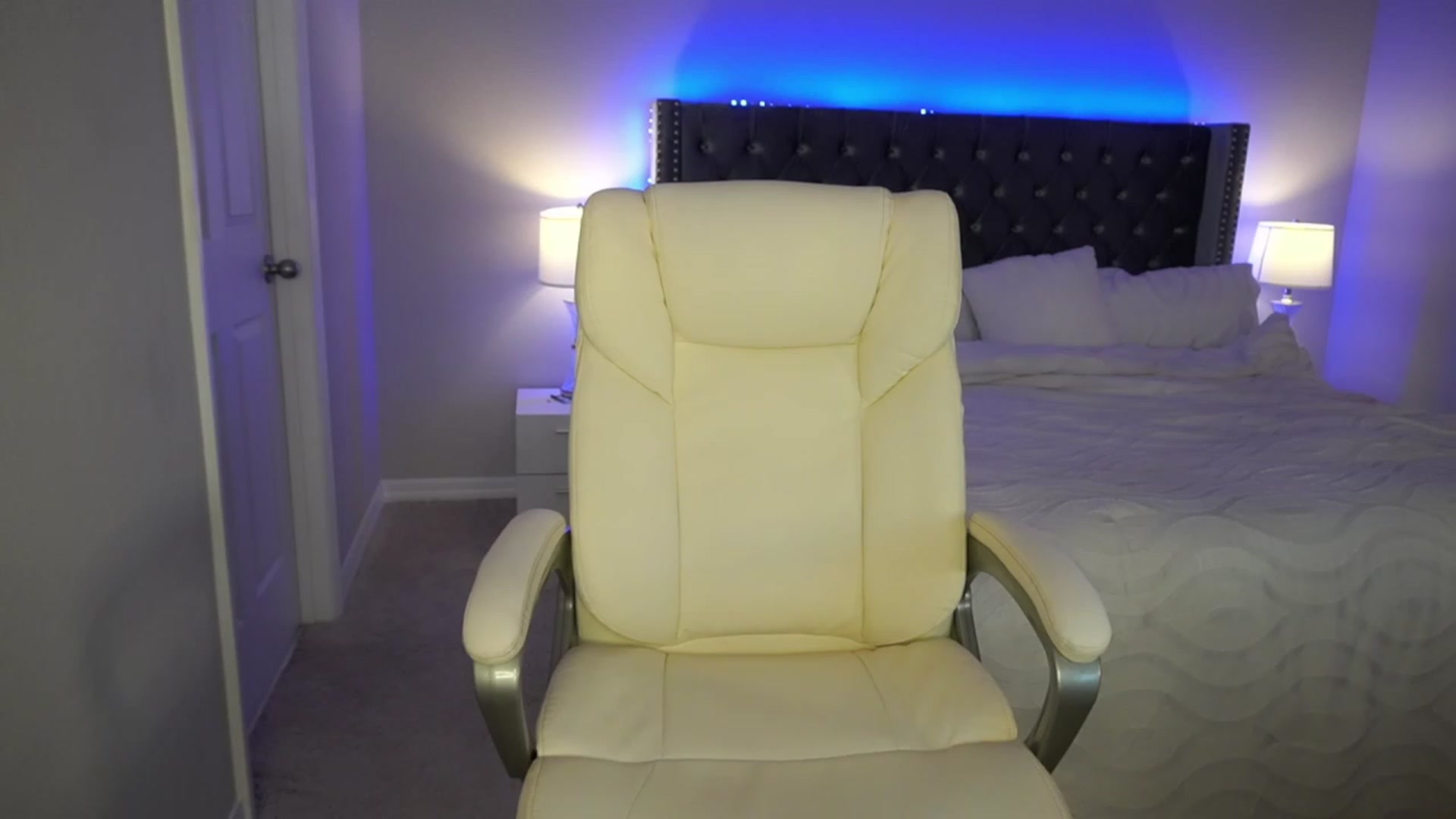 Gallery image thumbnail from Alleksandra_'s myfreecams stream on, 07/18/2023, 19:38 image 20 of 20