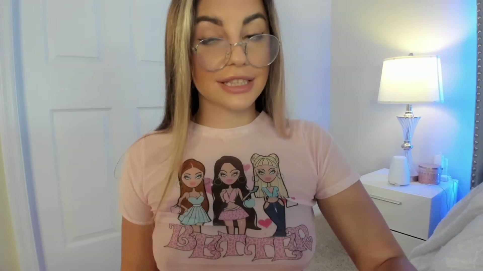 Gallery image thumbnail from Alleksandra_'s myfreecams stream on, 09/13/2023, 18:53 image 13 of 20