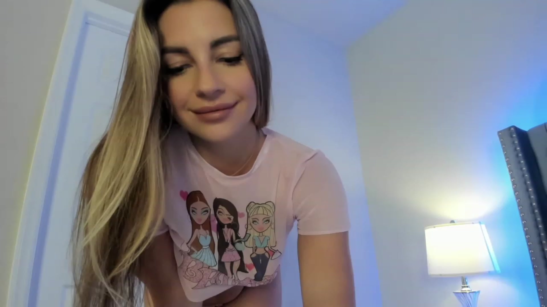 Gallery image thumbnail from Alleksandra_'s myfreecams stream on, 09/13/2023, 22:29 image 4 of 20
