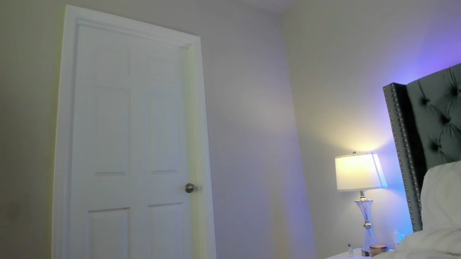 Gallery image thumbnail from Alleksandra_'s myfreecams stream on, 09/20/2023, 18:40 image 3 of 20