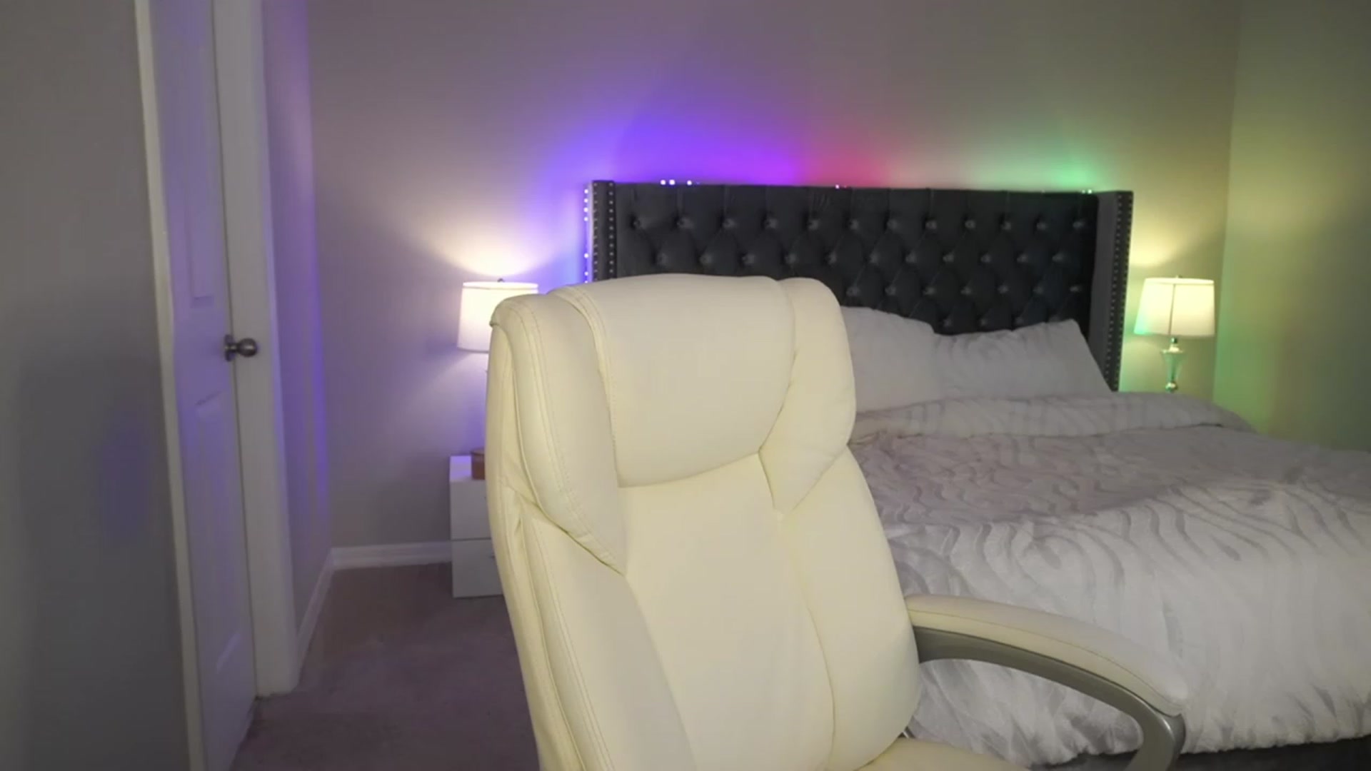 Gallery image thumbnail from Alleksandra_'s myfreecams stream on, 09/23/2023, 22:20 image 8 of 20