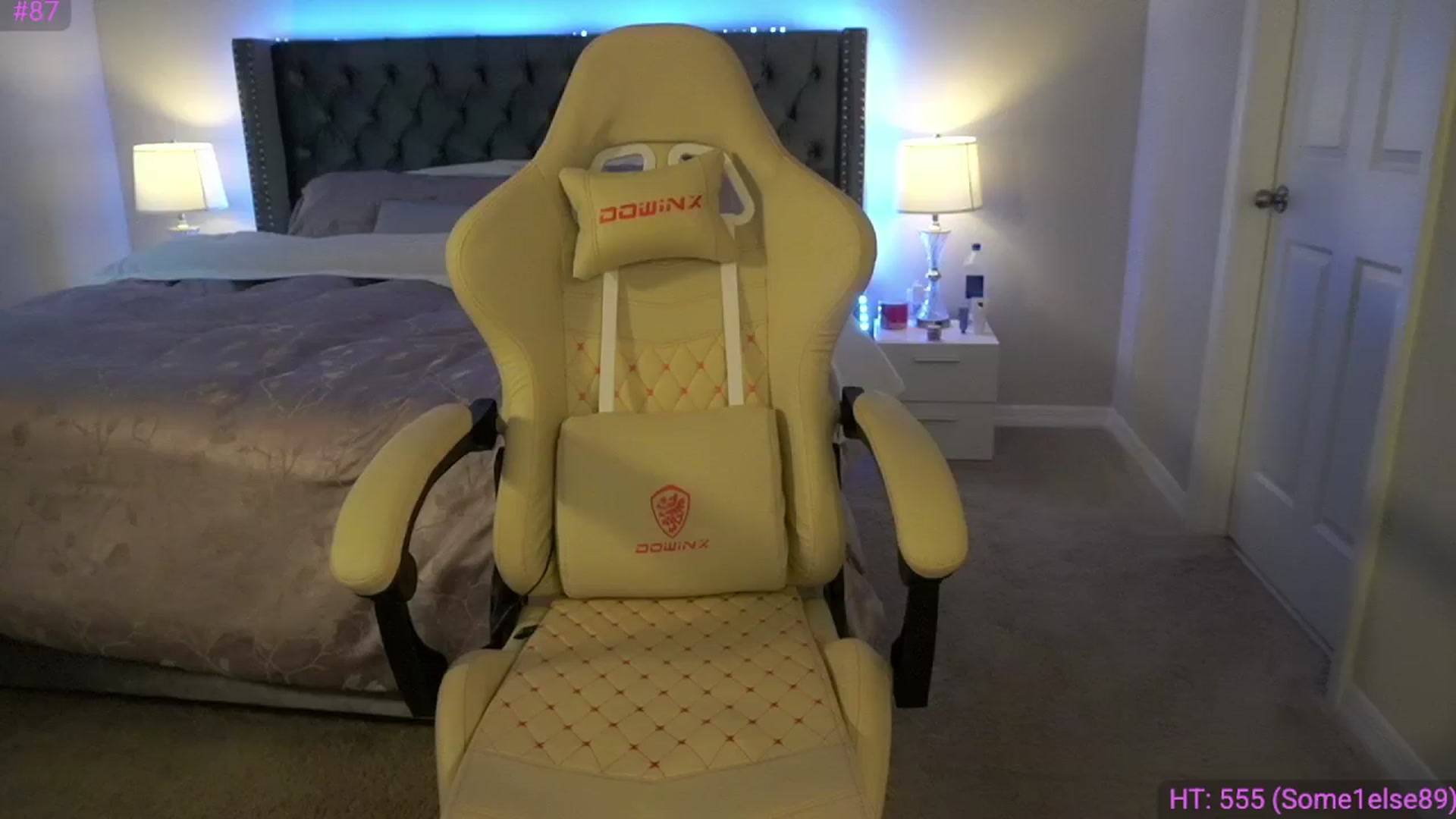 Gallery image thumbnail from Alleksandra_'s myfreecams stream on, 04/16/2025, 23:38 image 18 of 20