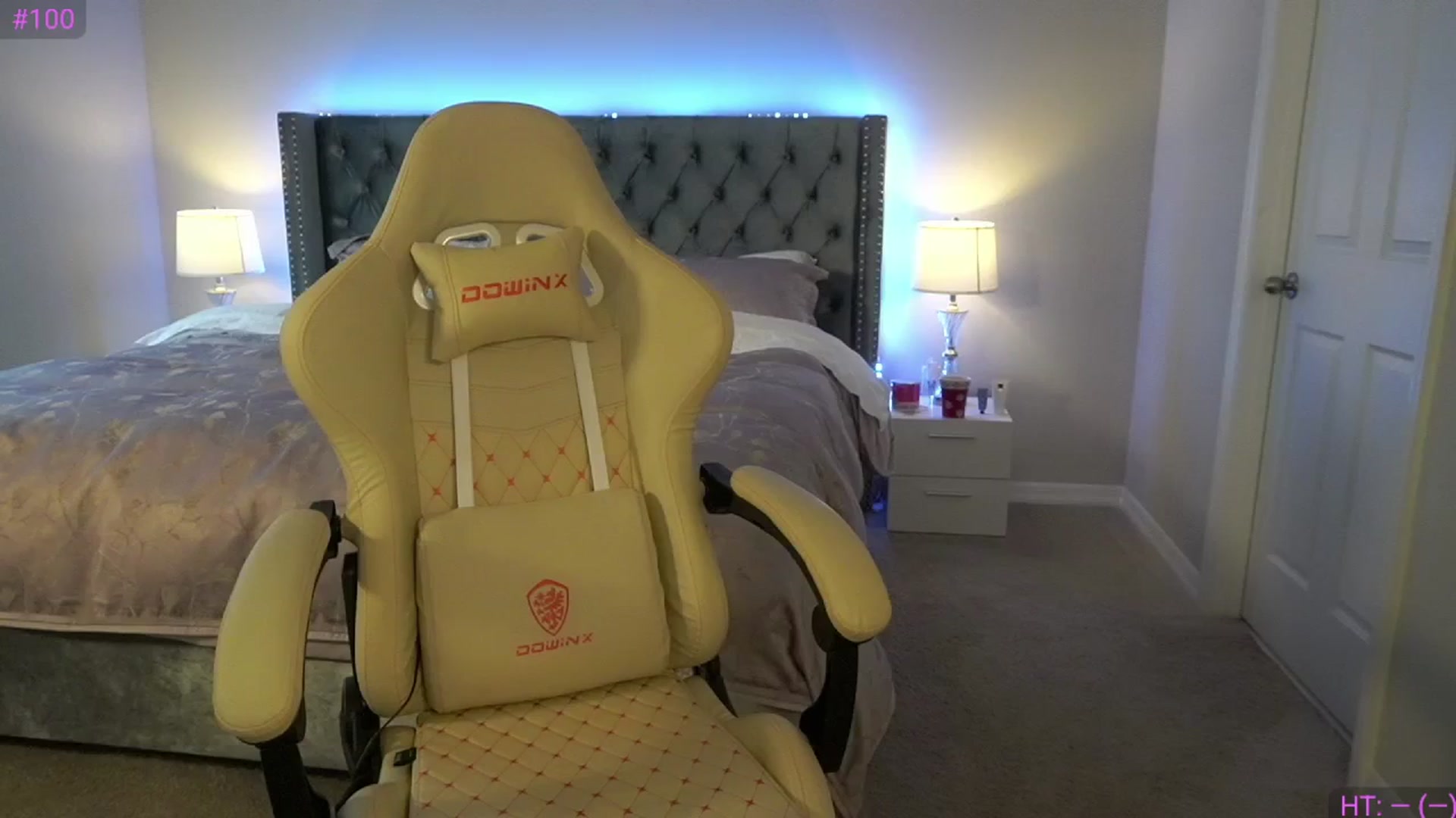 Gallery image thumbnail from Alleksandra_'s myfreecams stream on, 04/30/2025, 20:44 image 10 of 20