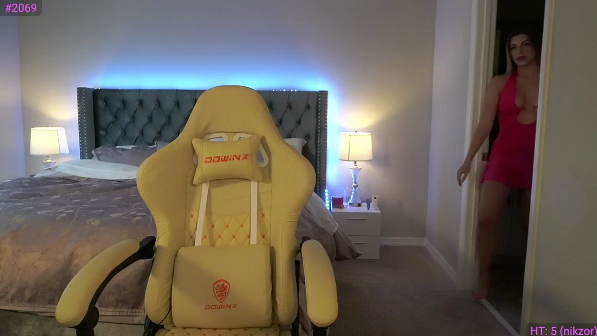 Gallery image thumbnail from Alleksandra_'s myfreecams stream on, 05/01/2025, 19:21 image 17 of 20