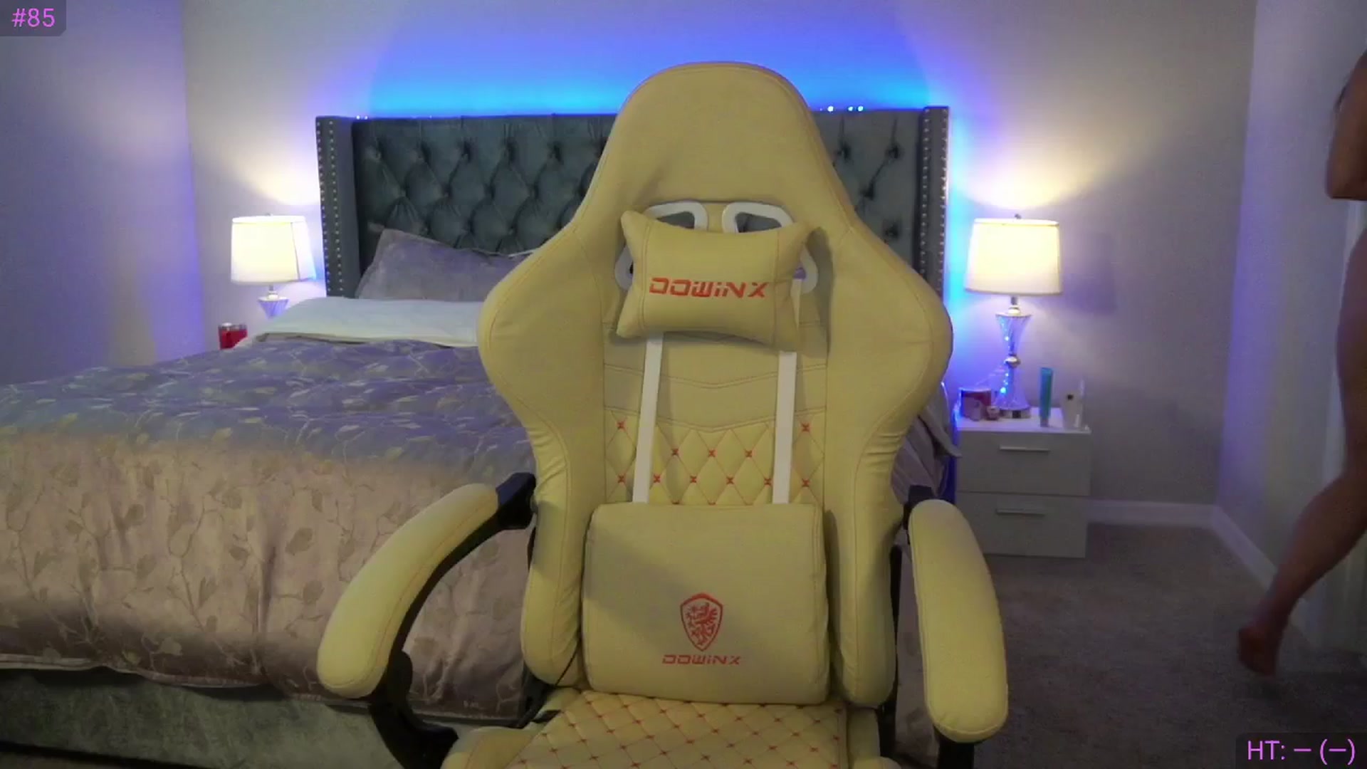 Gallery image thumbnail from Alleksandra_'s myfreecams stream on, 07/23/2025, 20:27 image 5 of 20