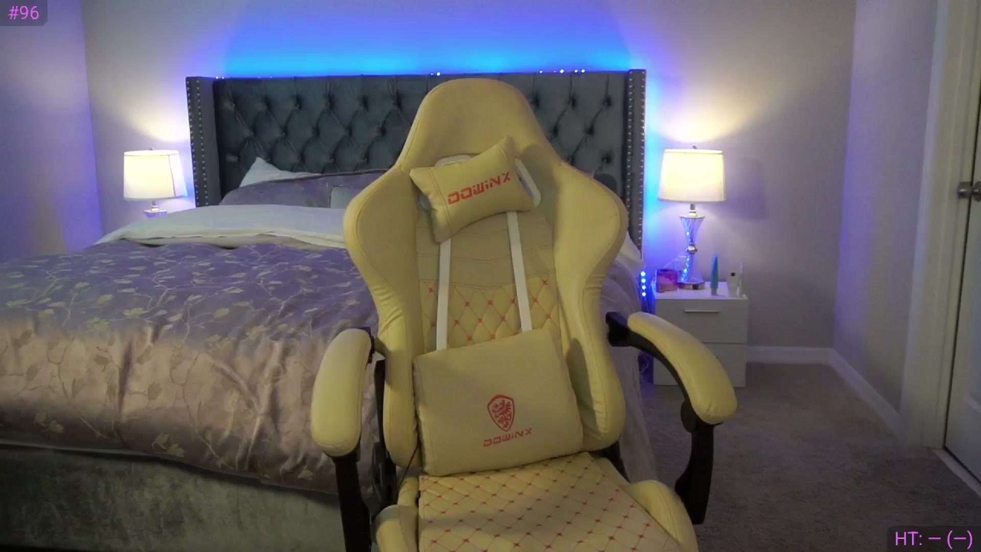 Gallery image thumbnail from Alleksandra_'s myfreecams stream on, 07/25/2025, 20:54 image 19 of 20
