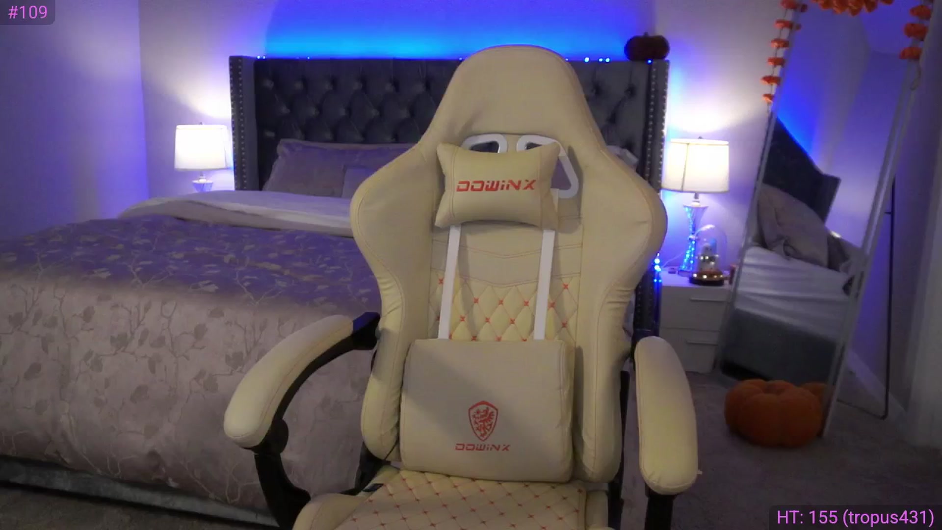 Gallery image thumbnail from Alleksandra_'s myfreecams stream on, 10/24/2025, 23:03 image 19 of 20